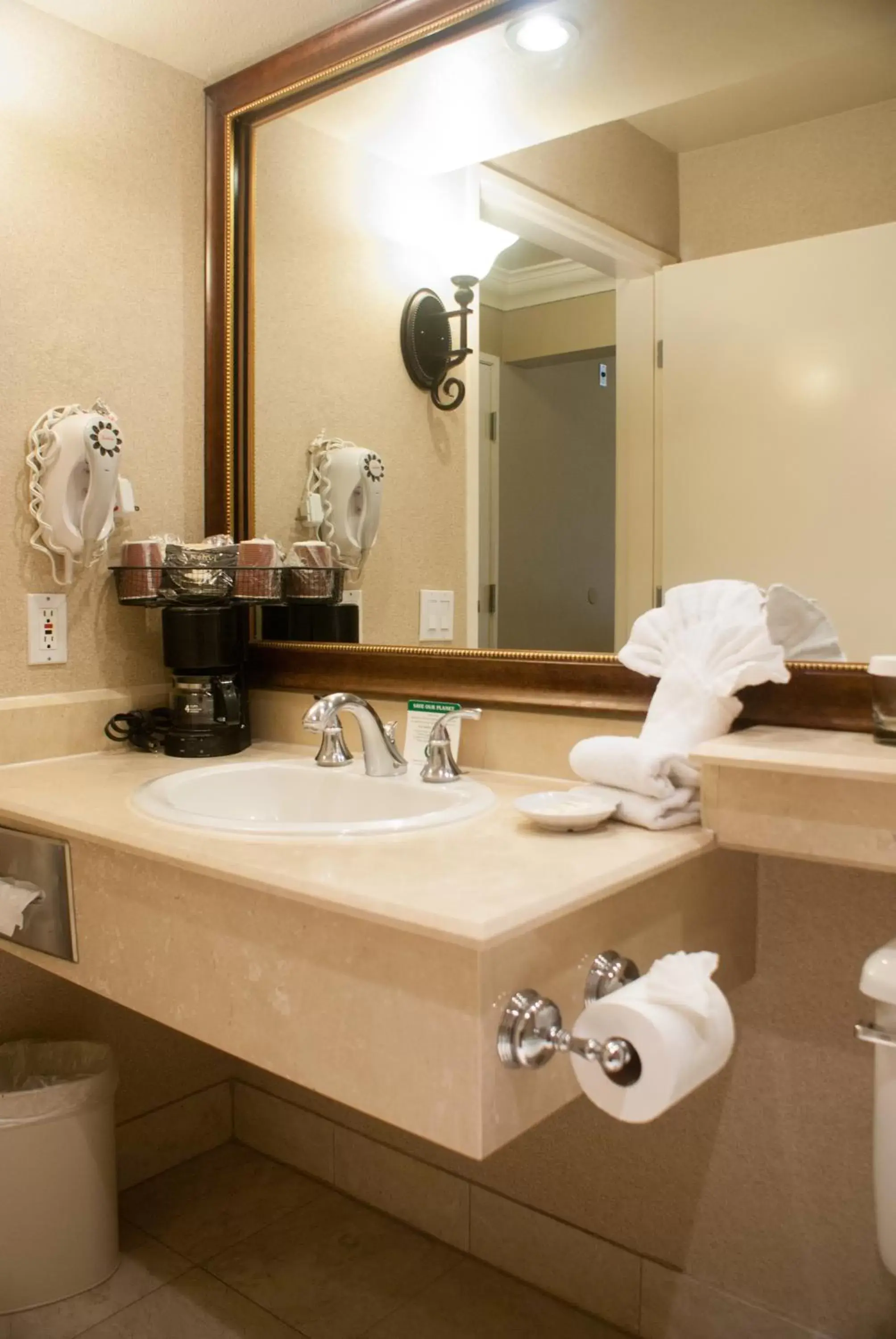 Bathroom in Indian Wells Resort Hotel