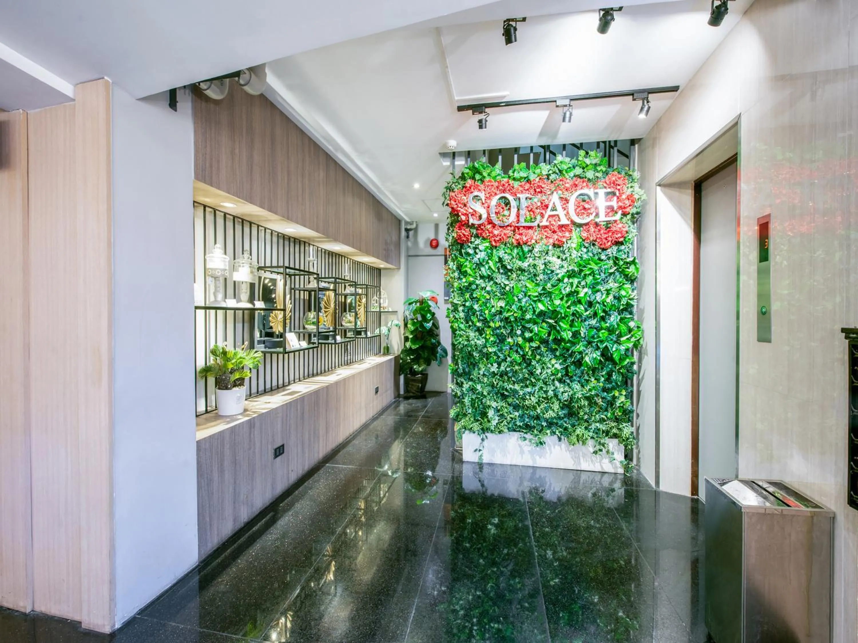 Lobby or reception in Solace Hotel
