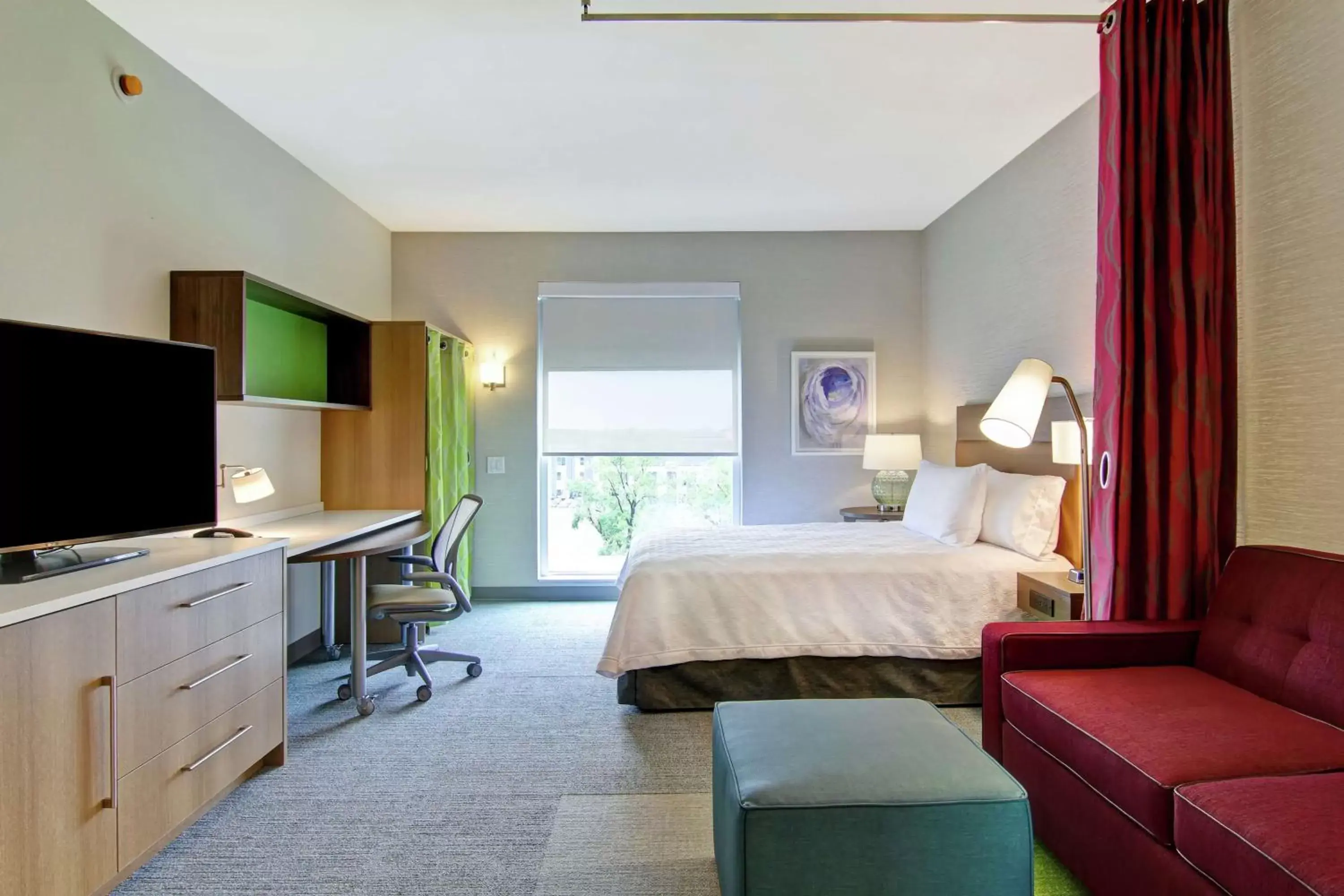 Bedroom, Bed in Home2 Suites By Hilton Montreal Dorval