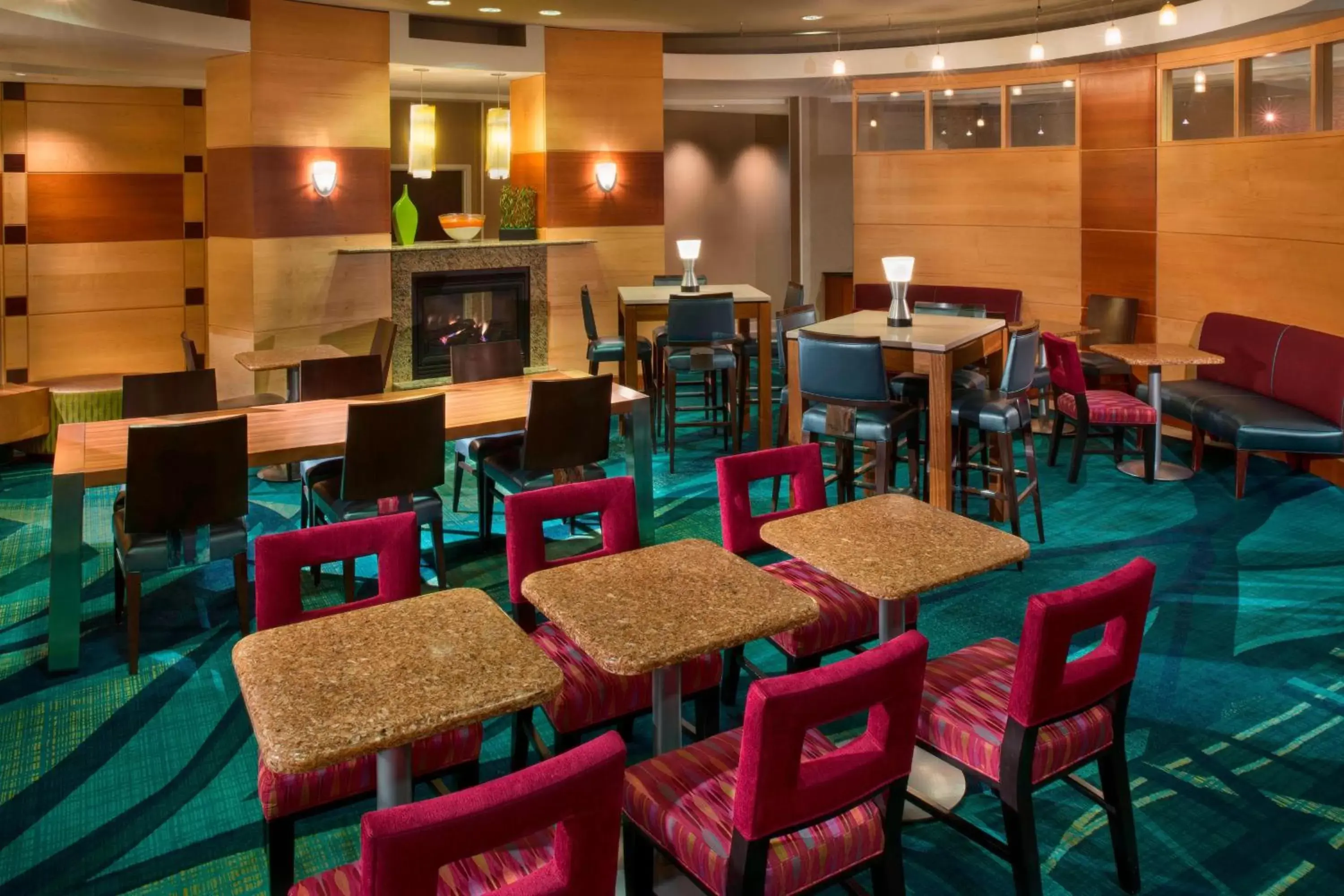 Restaurant/Places to Eat in SpringHill Suites by Marriott Annapolis