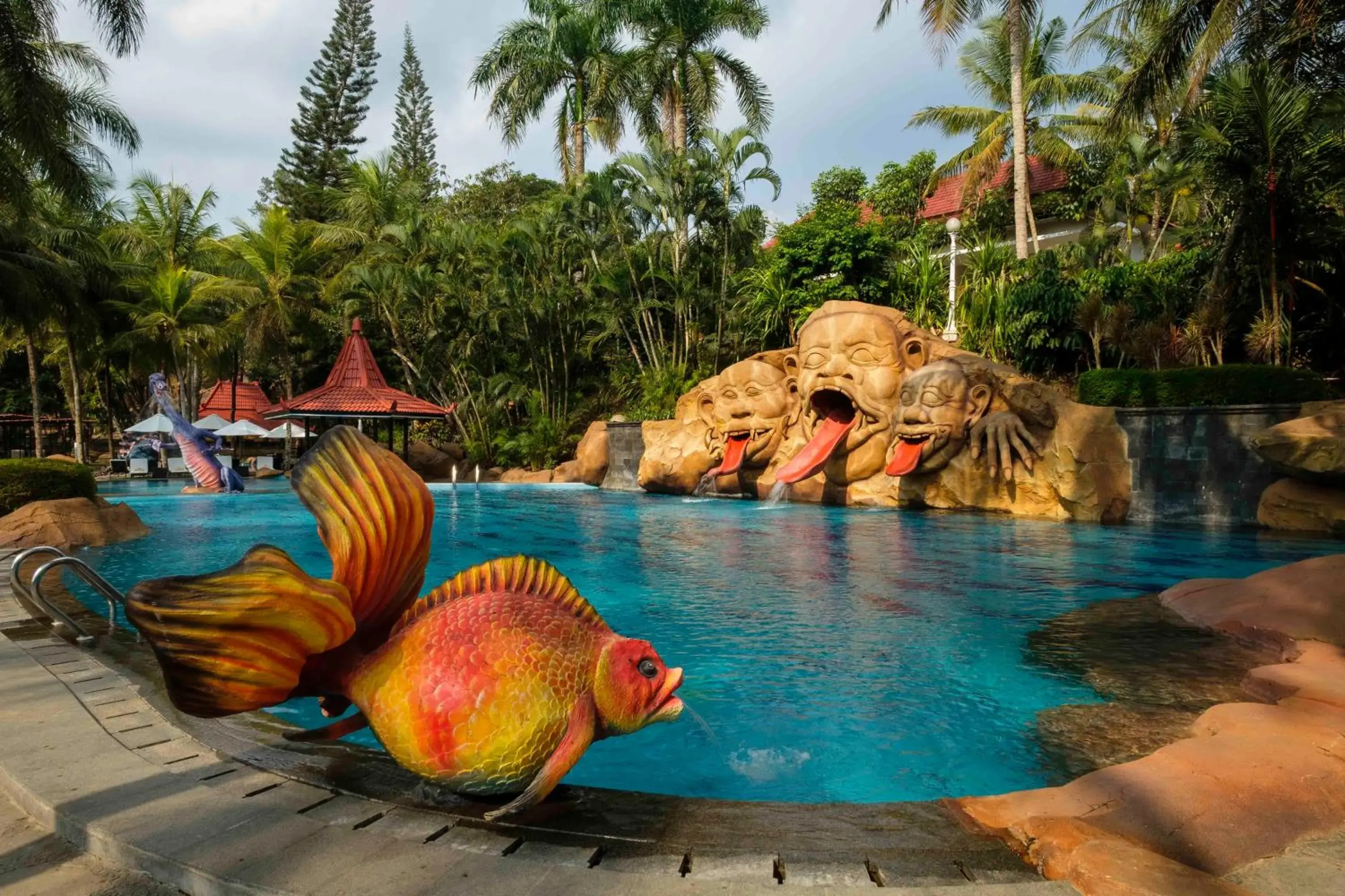 Swimming Pool in Hotel Puri Asri