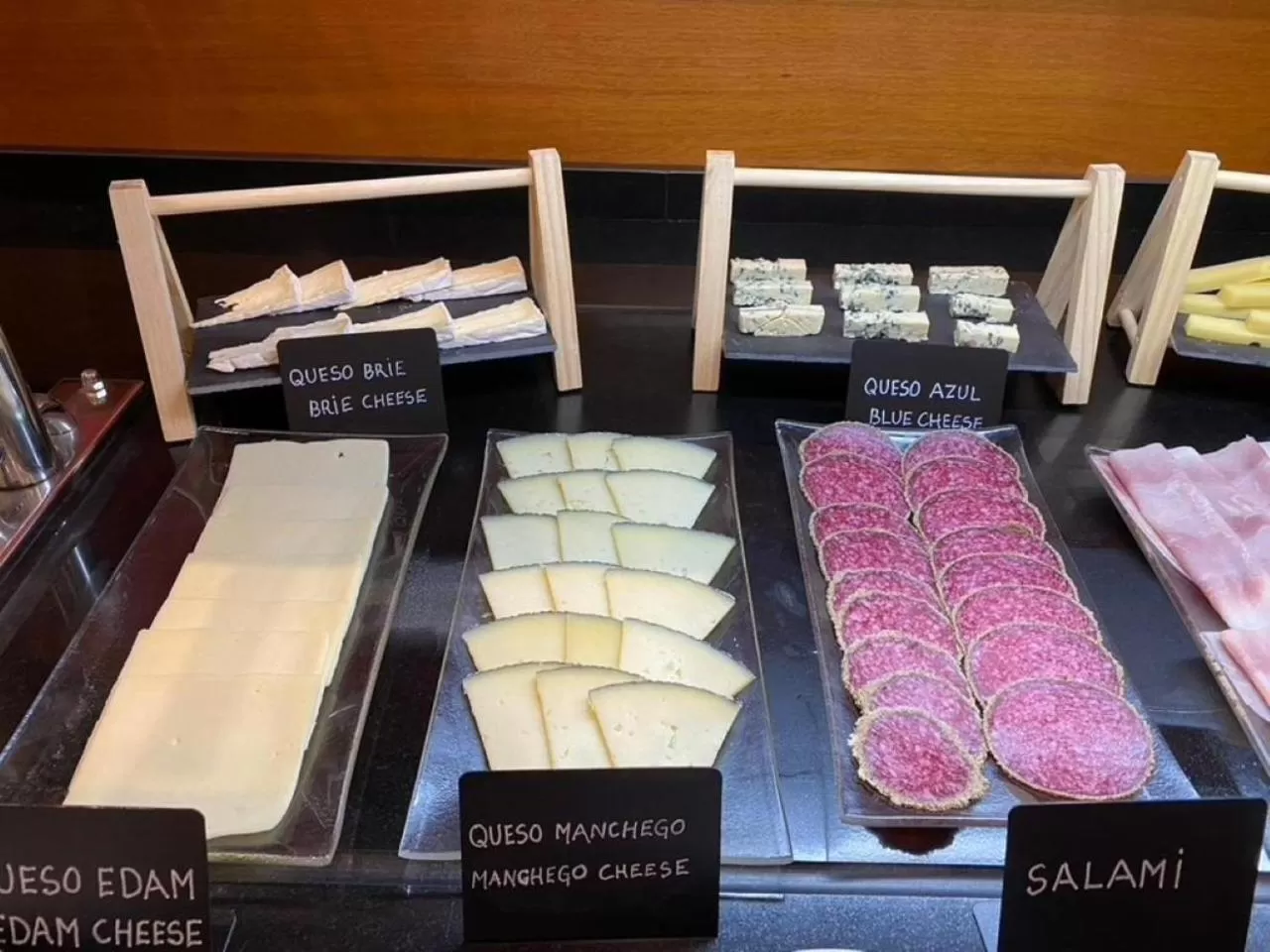 Breakfast in Hotel Oasis