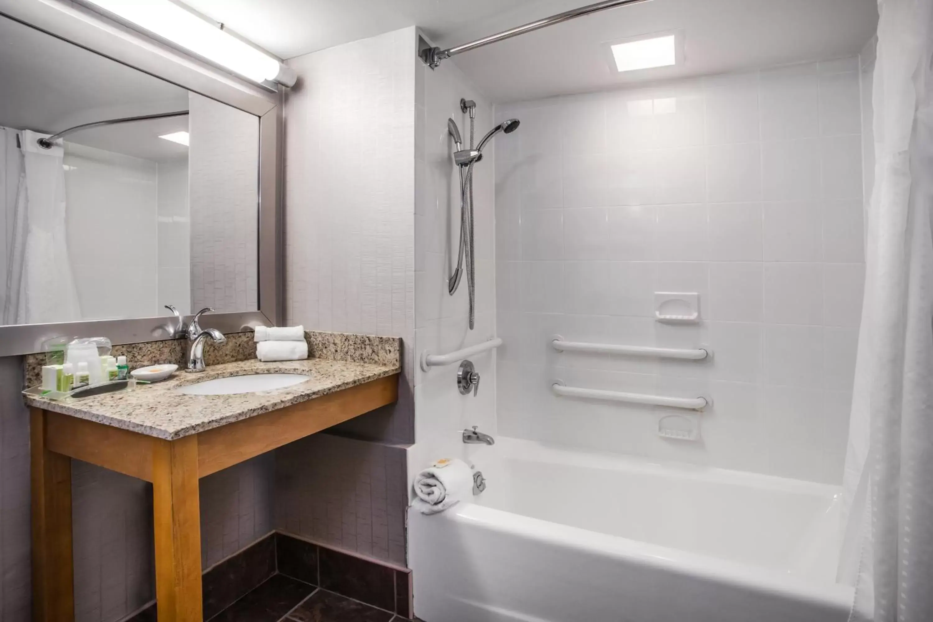 Photo of the whole room, Bathroom in Holiday Inn Saratoga Springs, an IHG Hotel