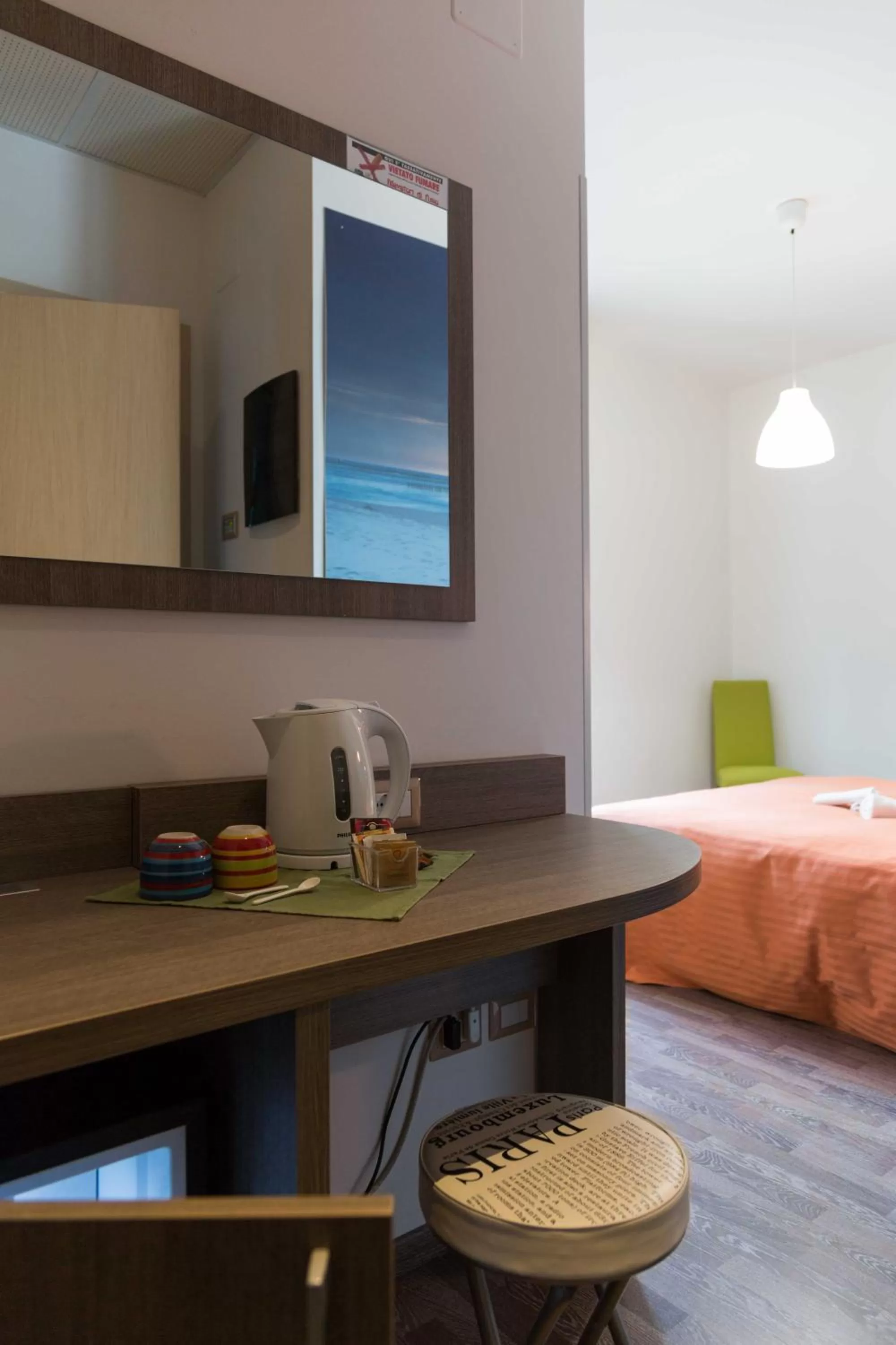 Coffee/tea facilities, Bed in Hotel Miramare