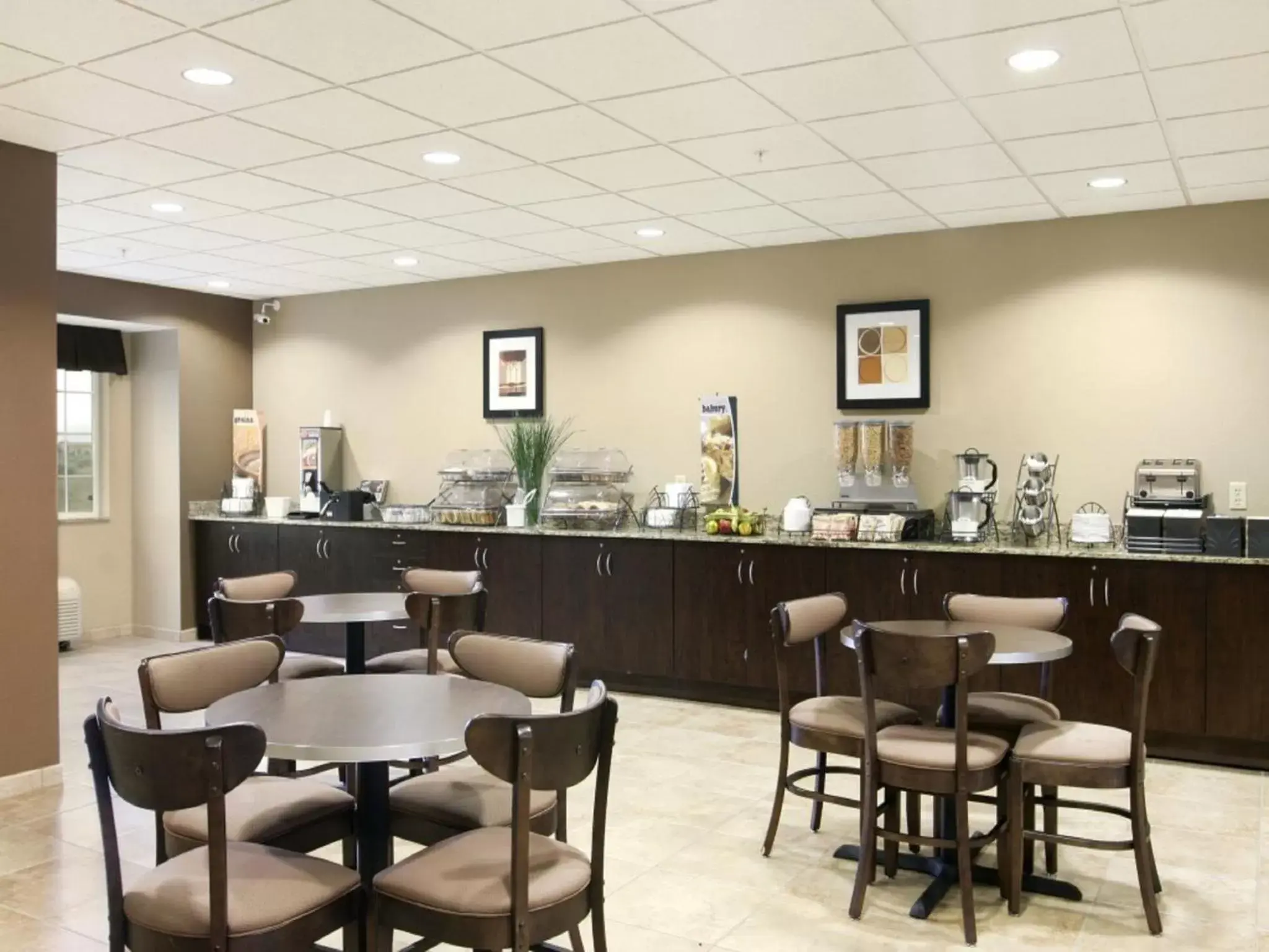 Food and drinks, Restaurant/Places to Eat in Microtel Inn & Suites Mansfield PA