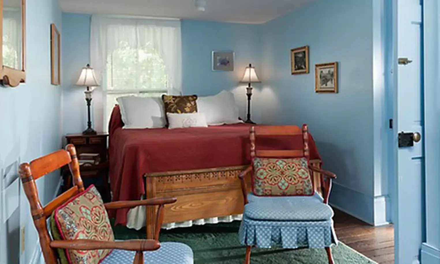 Bed, Seating Area in St. Francis Inn - Saint Augustine