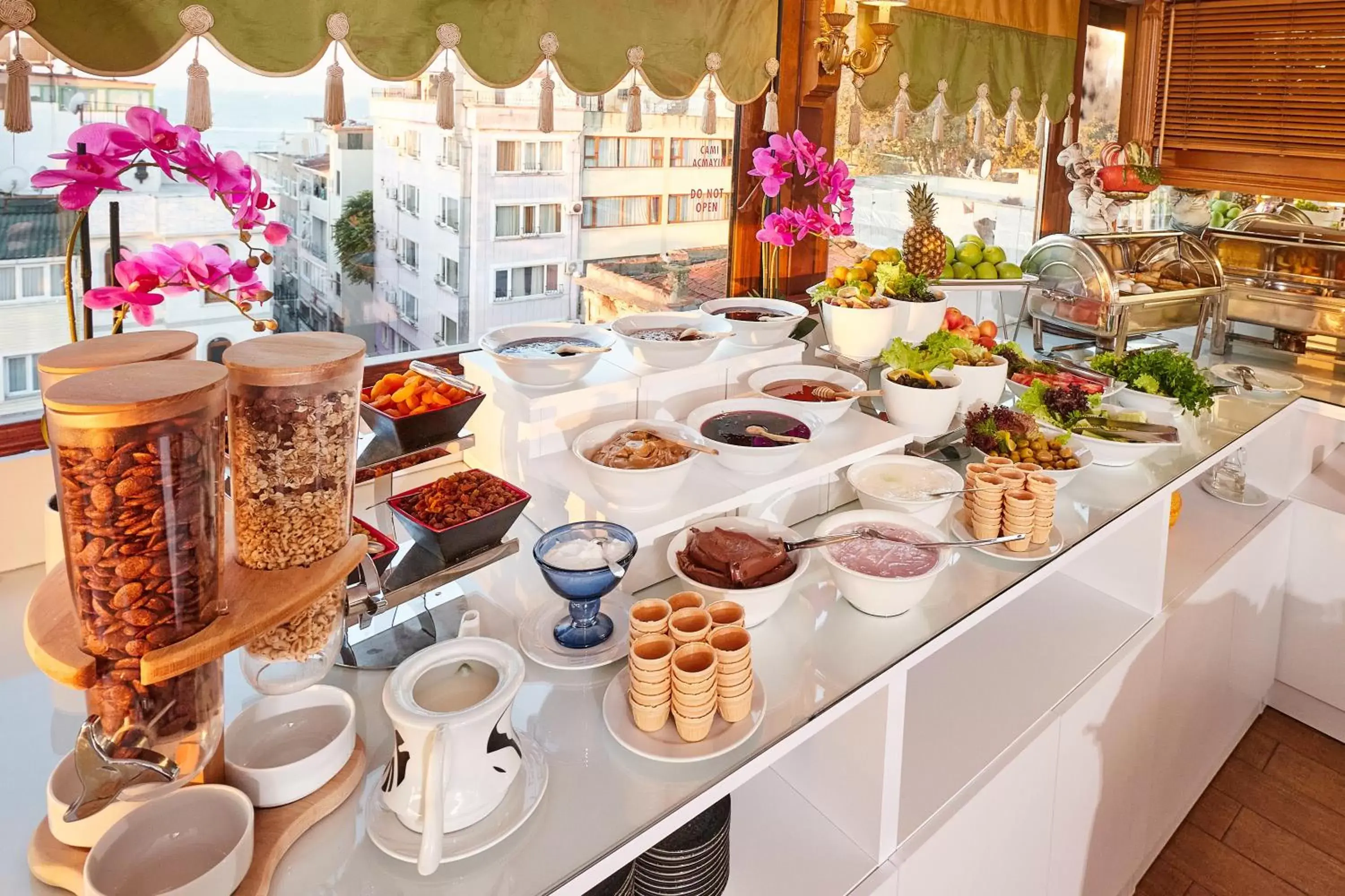 Buffet breakfast in Alzer Hotel
