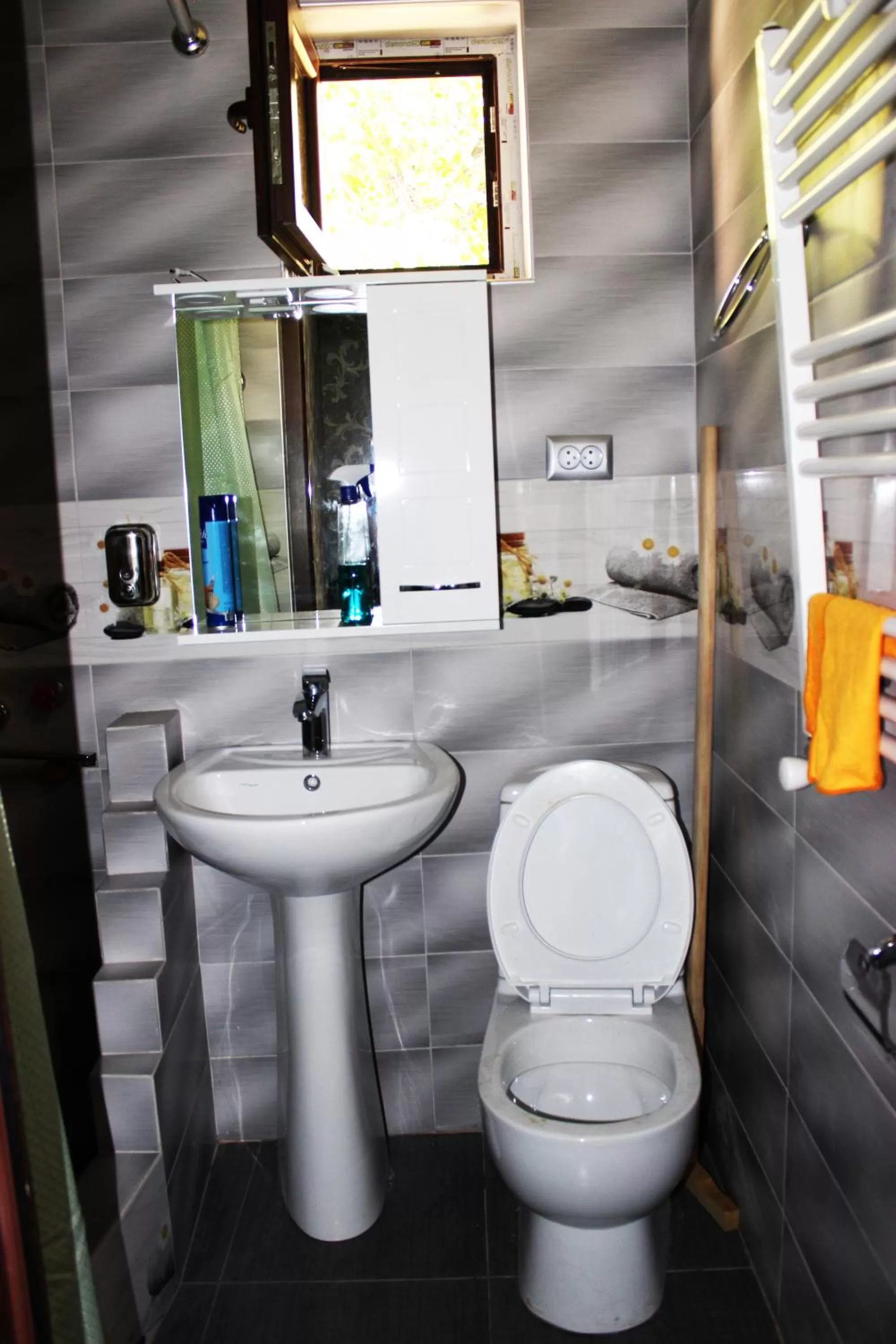 Shower in Golden Way