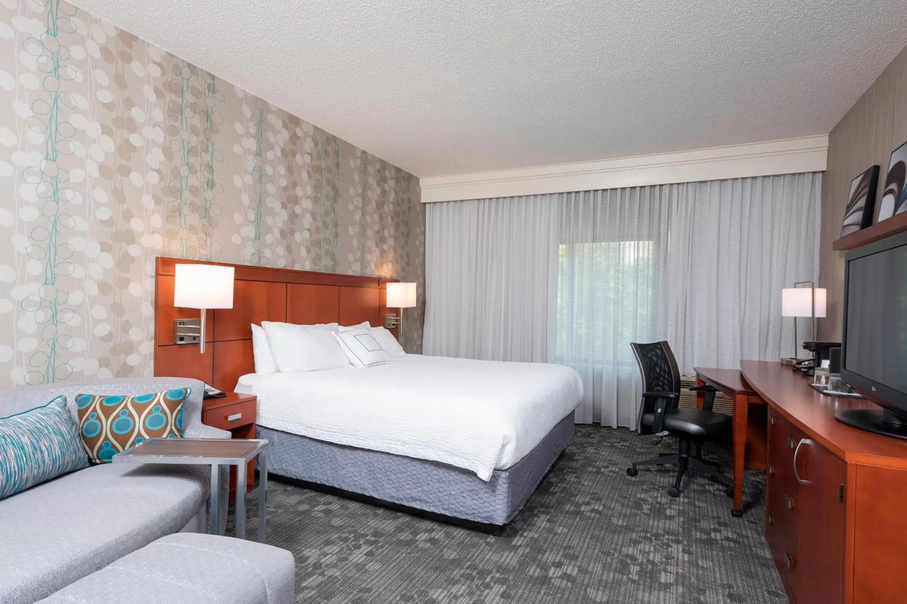 Photo of the whole room, Bed in Courtyard by Marriott Traverse City
