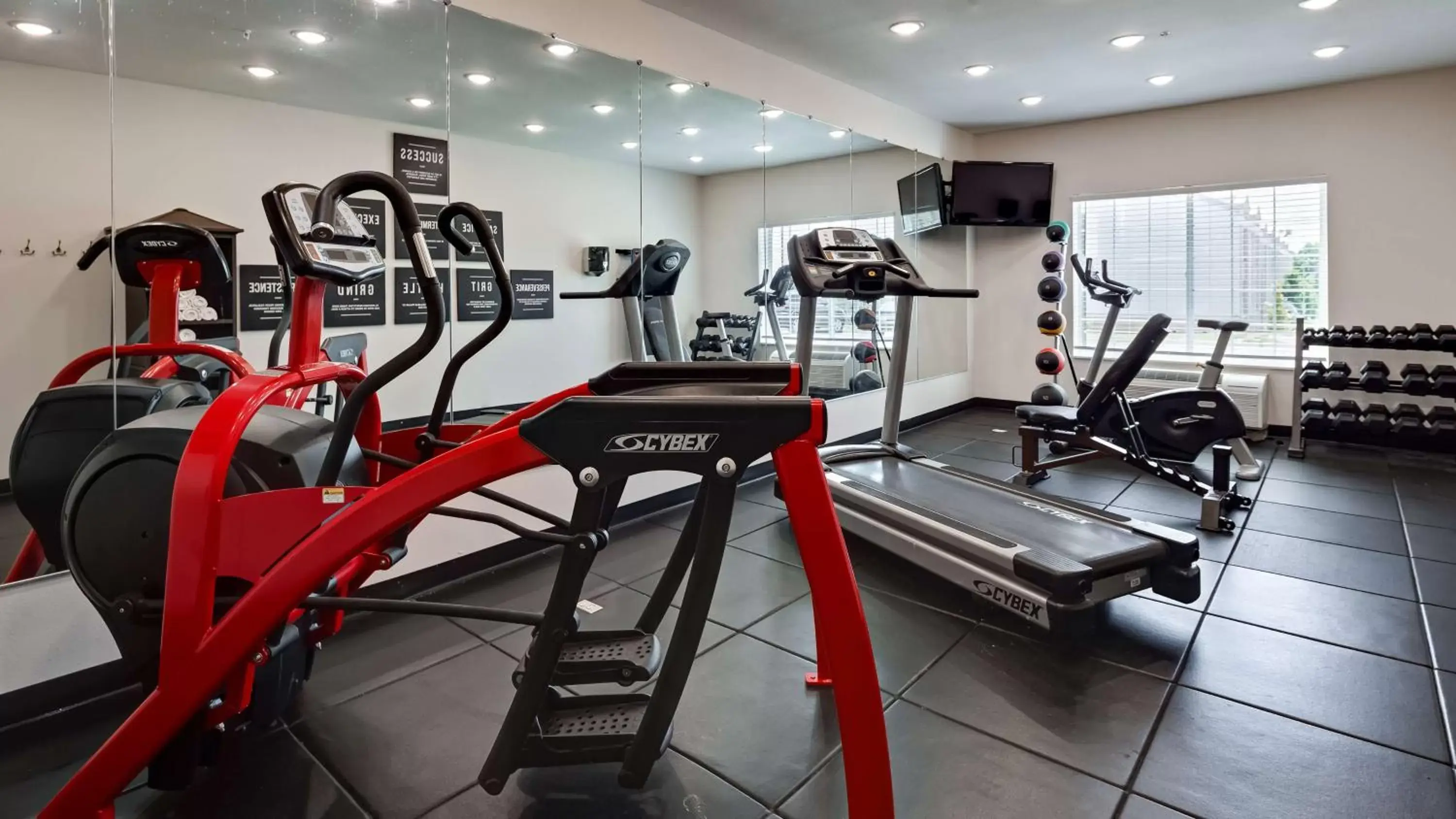 Fitness centre/facilities, Fitness Center/Facilities in Best Western Worlds Of Fun