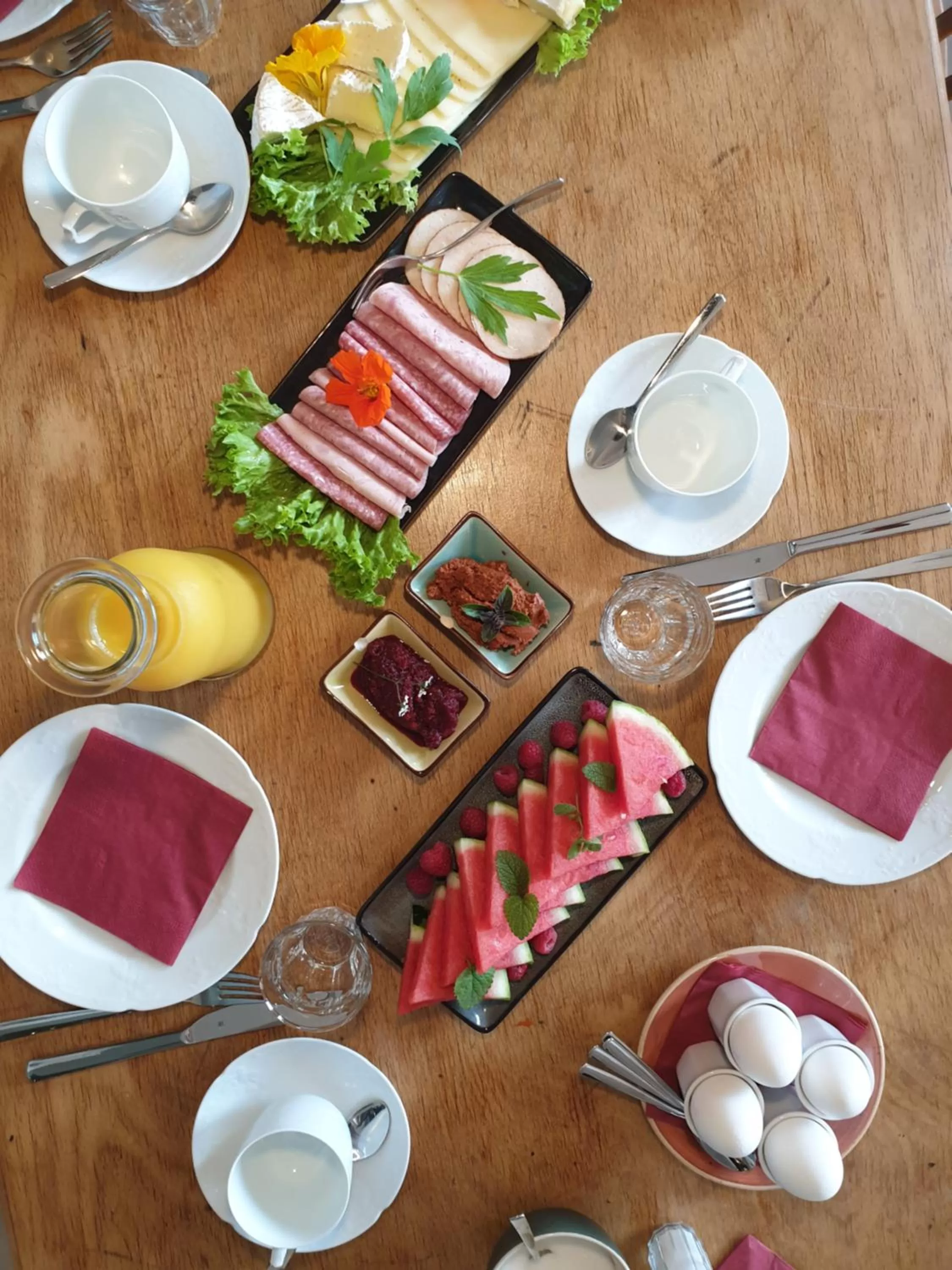 Restaurant/Places to Eat in Gasthof Drei Linden