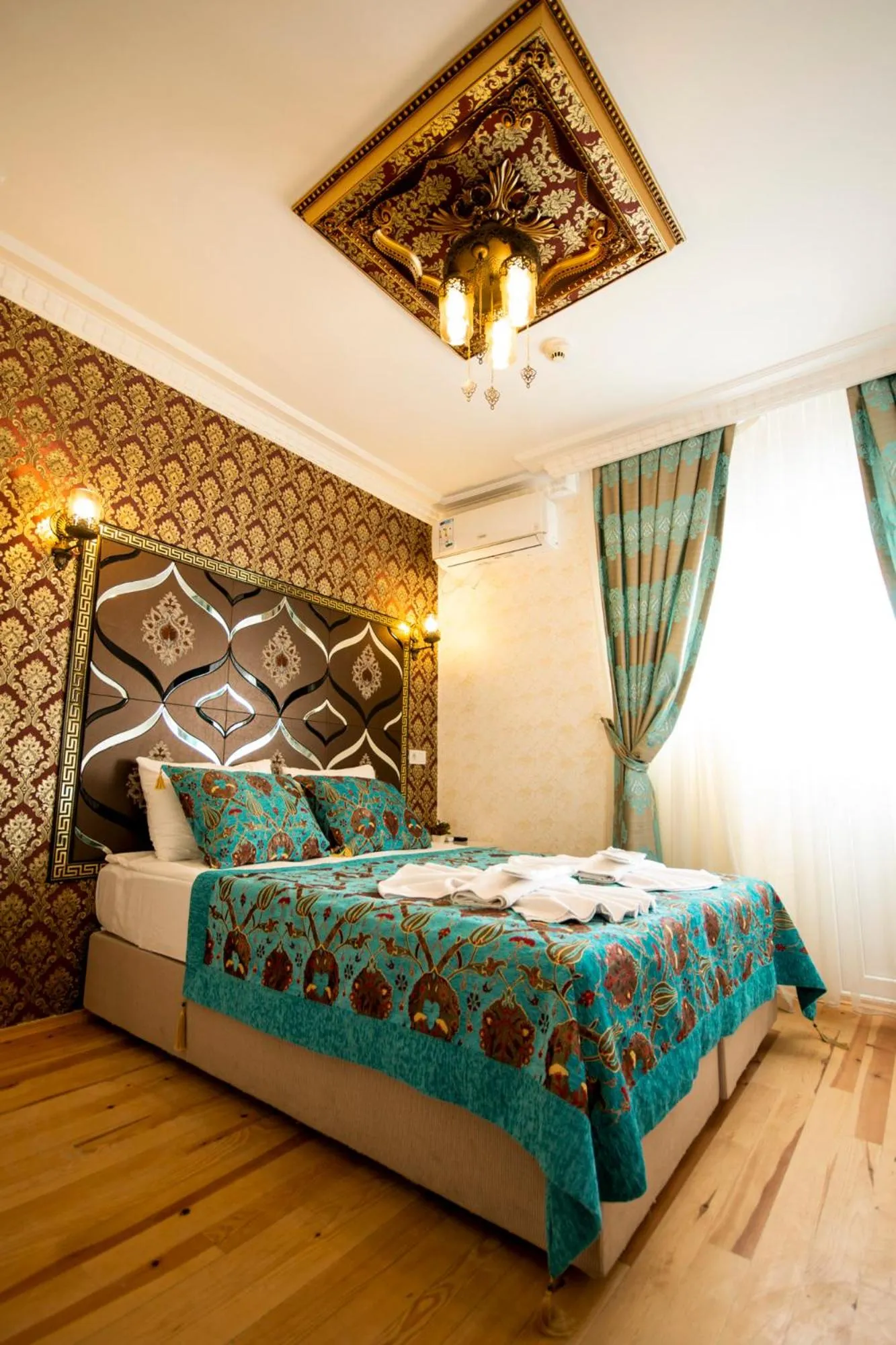Bed in Paris Garden Hotel Istanbul