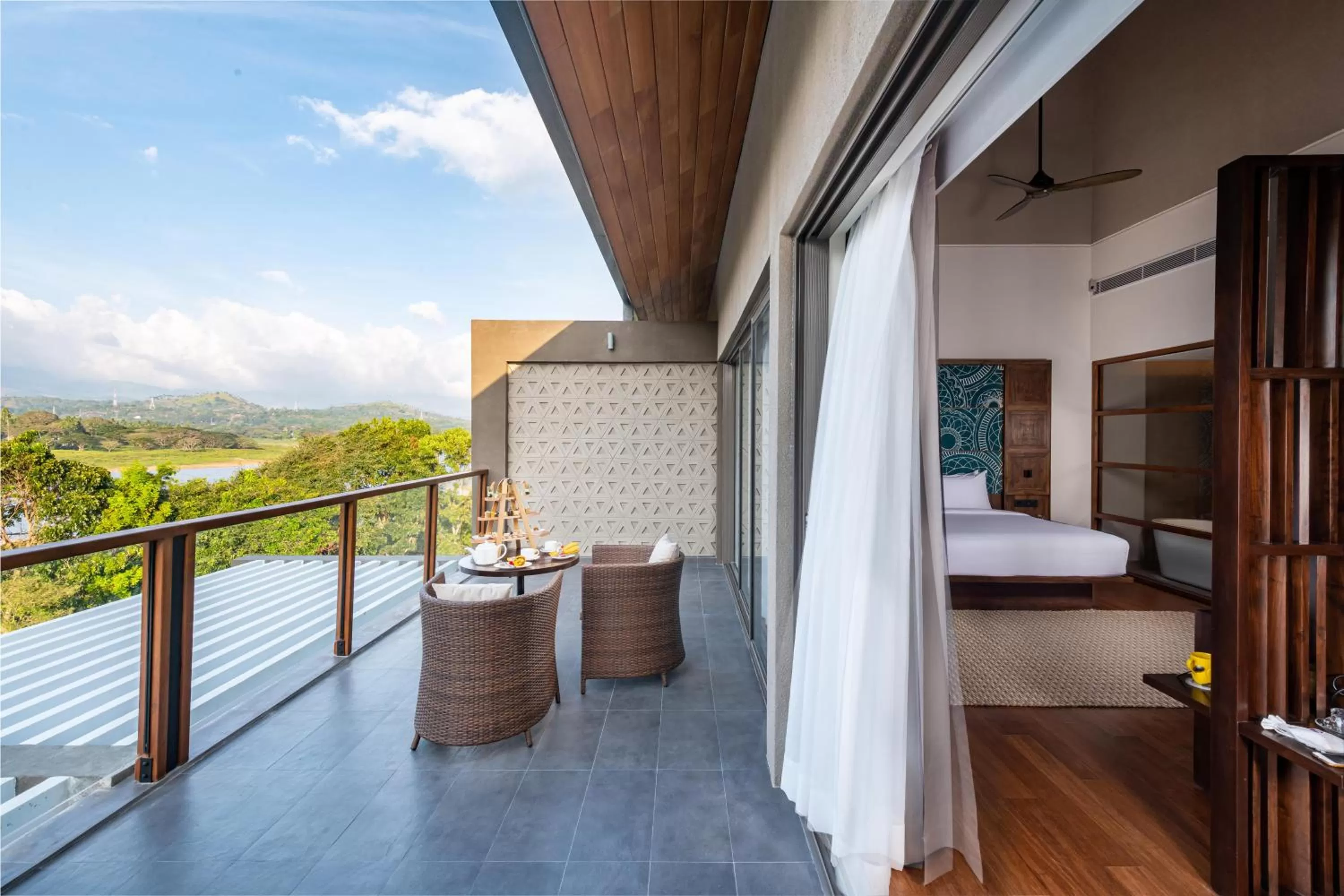 Balcony/Terrace, Bed in Jetwing Kandy Gallery, A Luxury Reserve