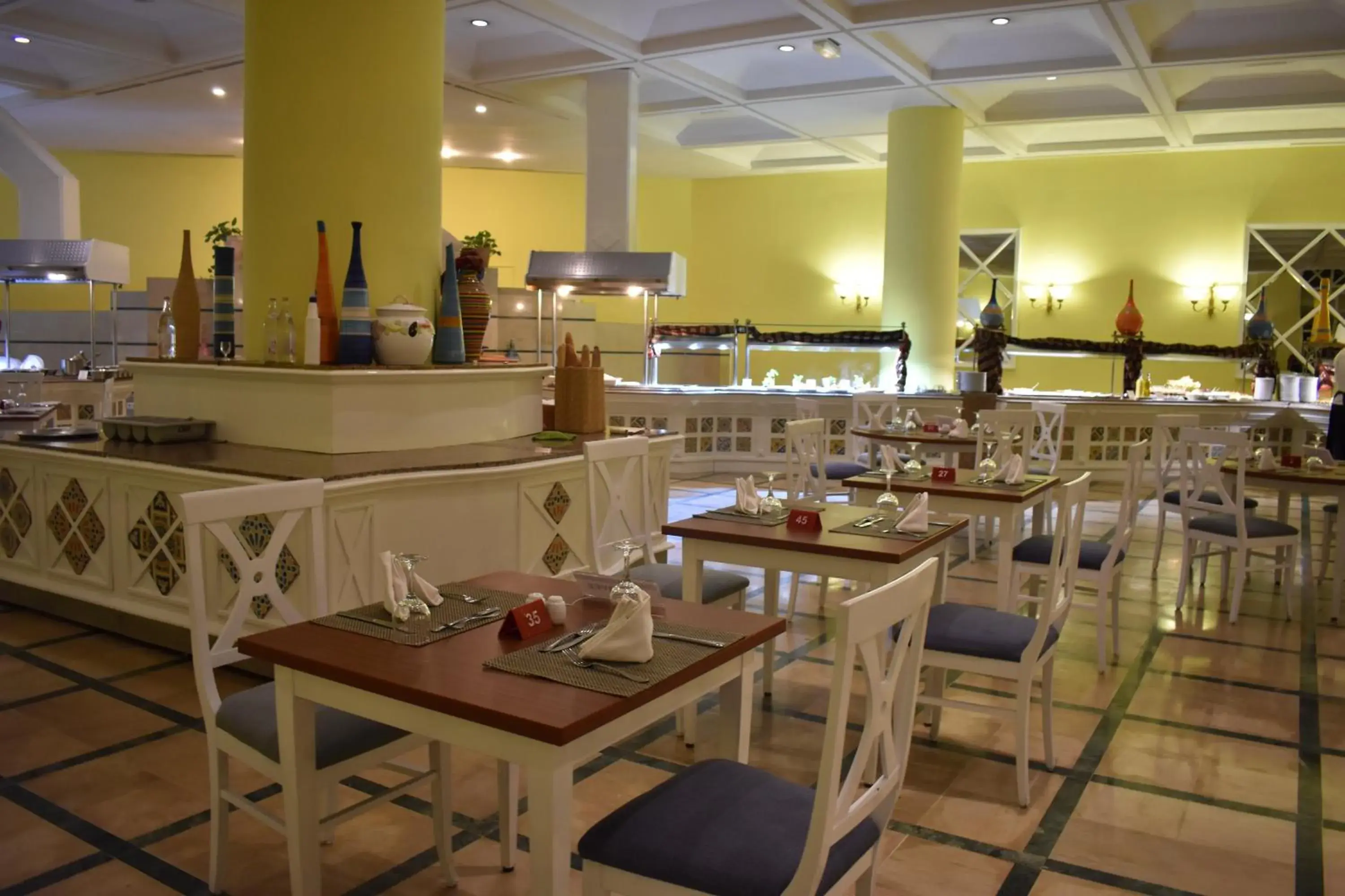 Restaurant/Places to Eat in Ramada Plaza by Wyndham Tunis