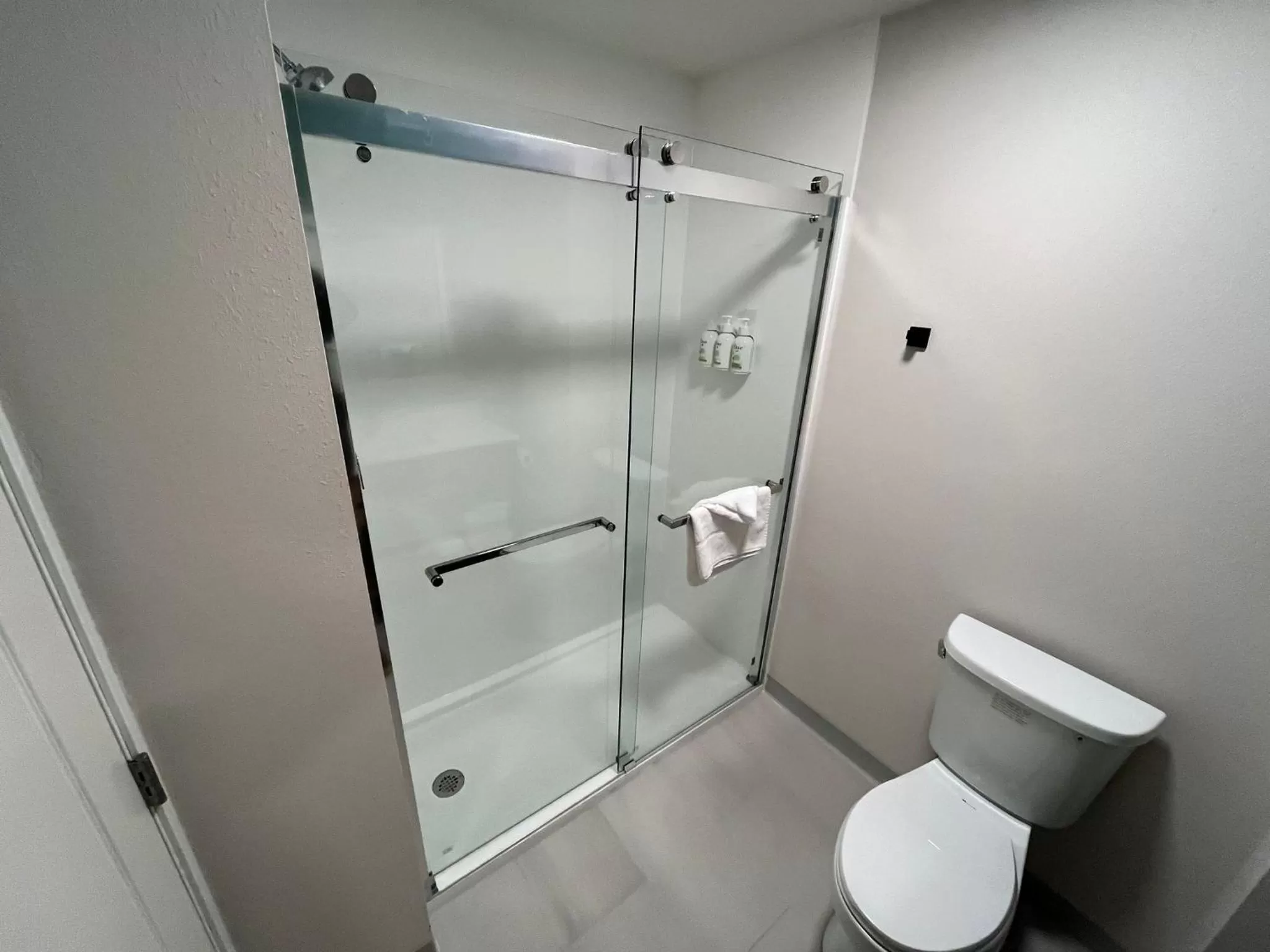 Bathroom in Wingate By Wyndham Mansfield Ontario