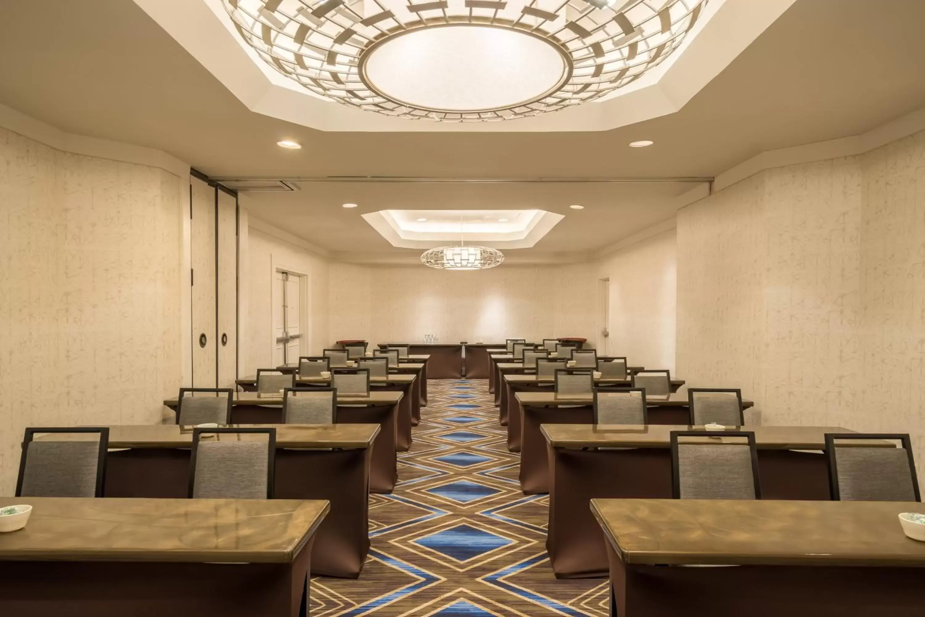 Meeting/conference room in Crowne Plaza Annapolis, an IHG Hotel