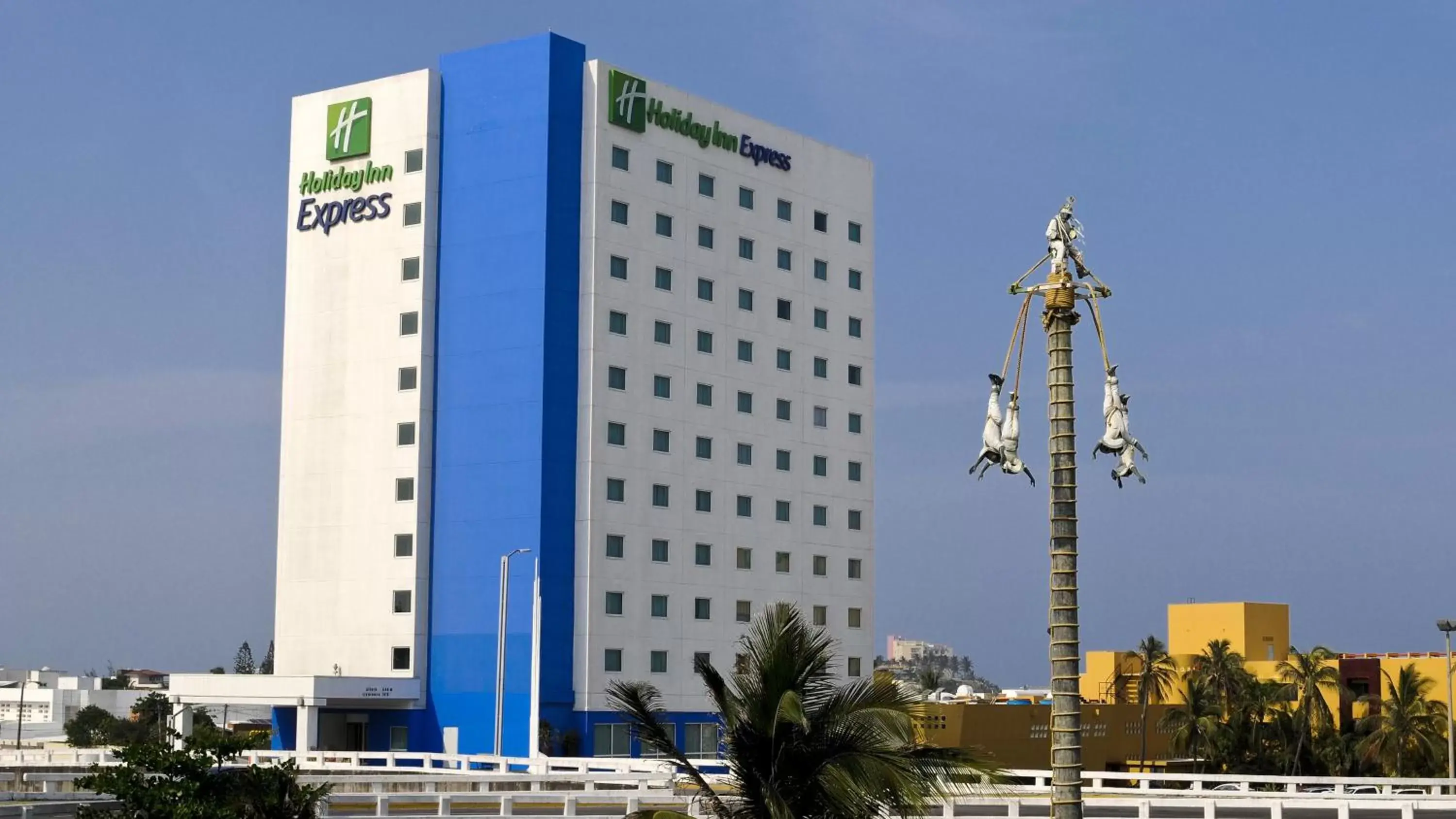 Property Building in Holiday Inn Express Veracruz Boca del Rio, an IHG Hotel