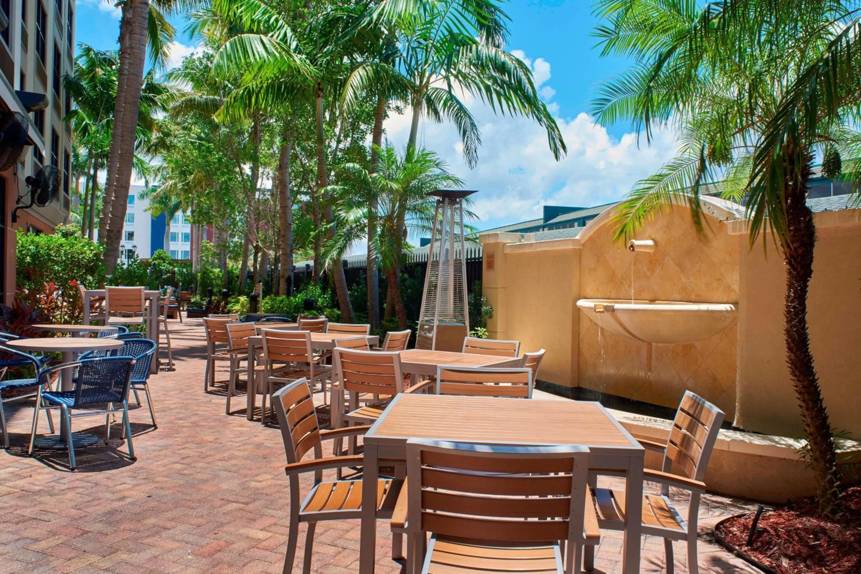 Restaurant/places to eat in Four Points by Sheraton Punta Gorda Harborside