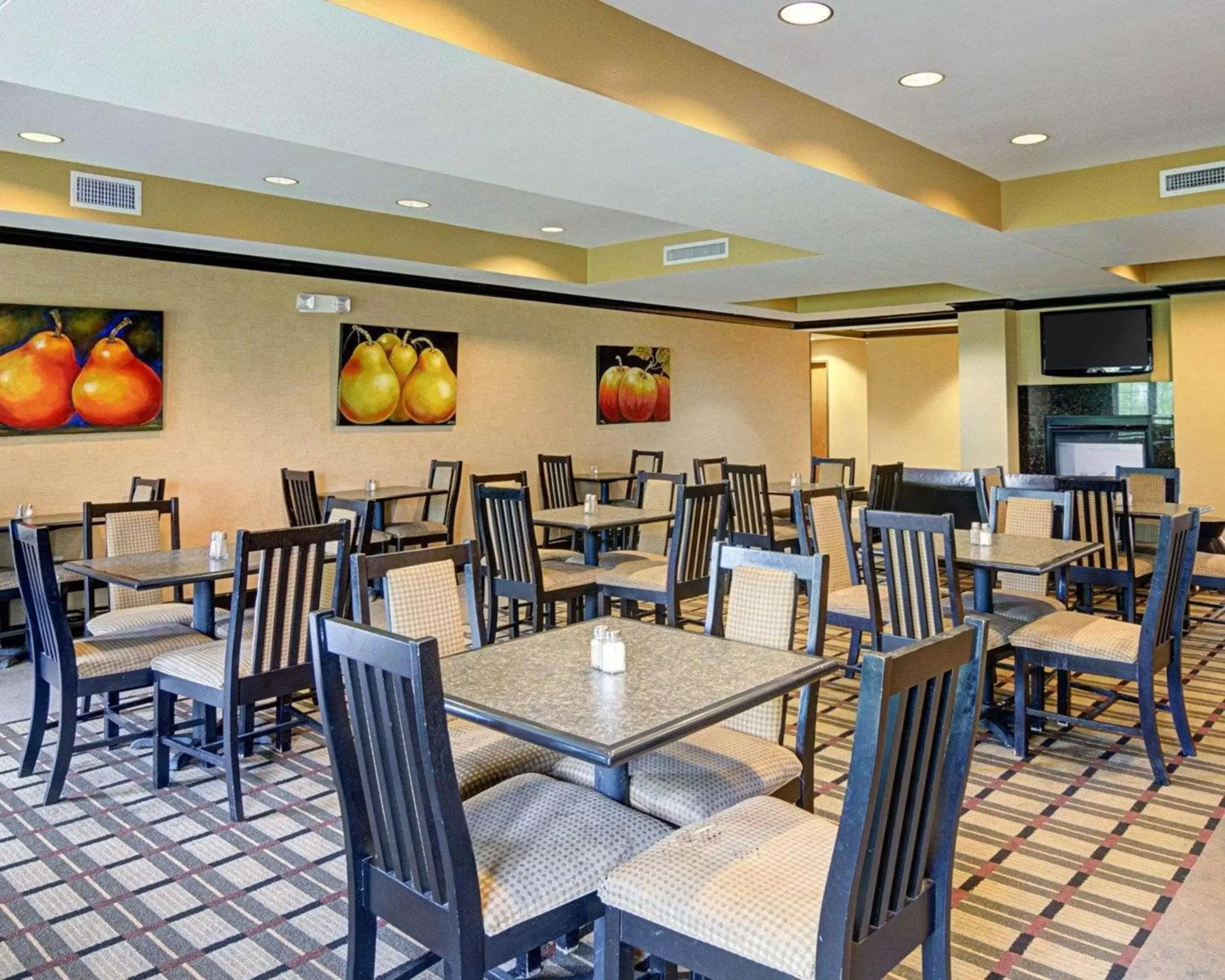 Restaurant/Places to Eat in Comfort Suites Conway