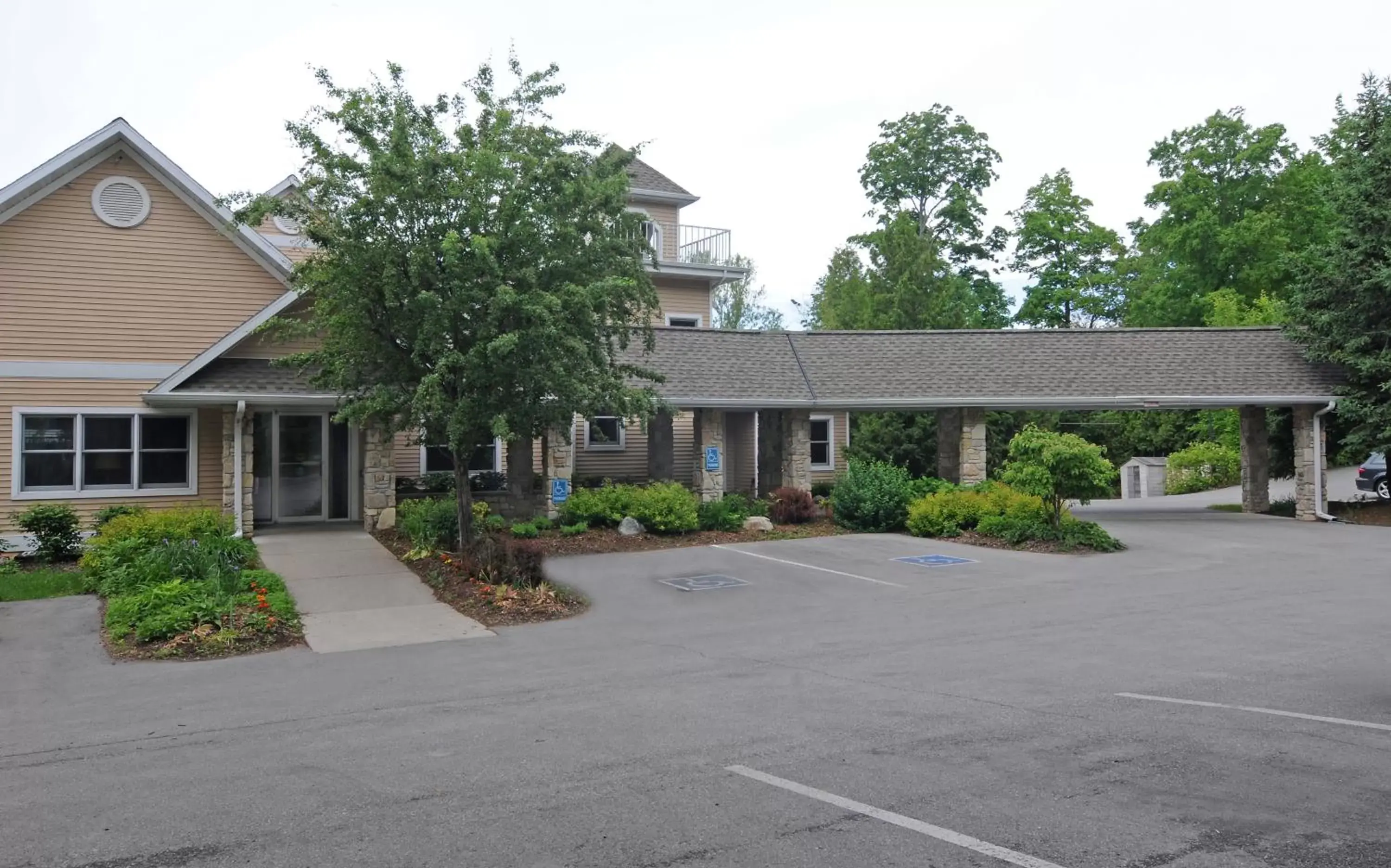 Facade/entrance, Property Building in Westwood Shores Waterfront Resort