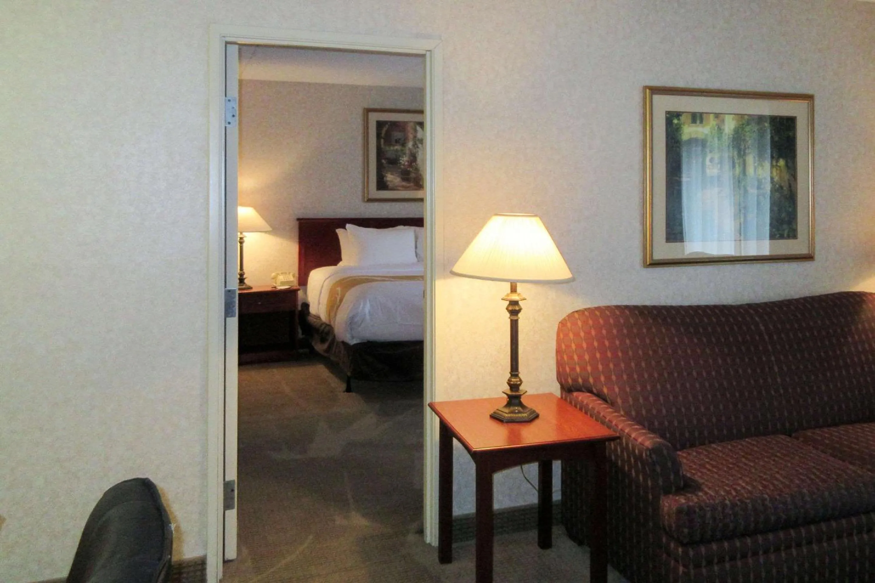 Photo of the whole room, Bed in Quality Inn & Suites Albuquerque Midtown - University Area