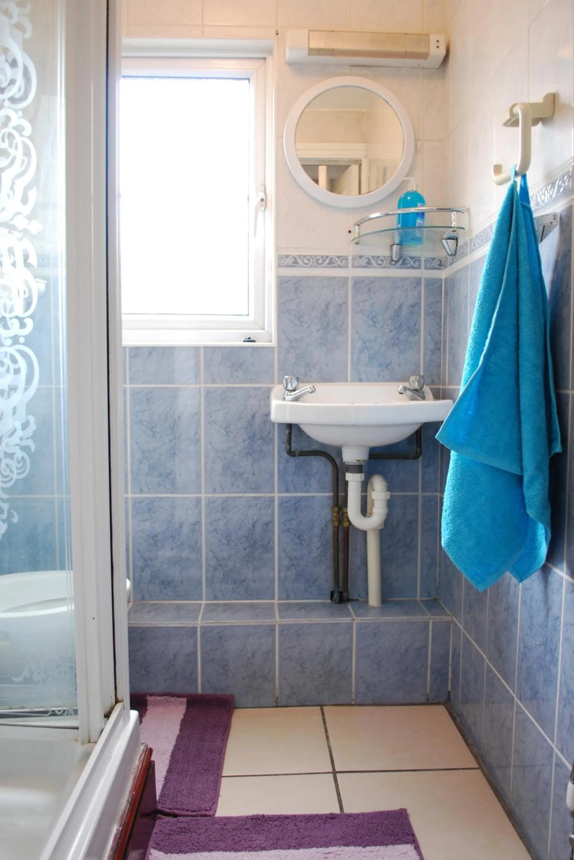 Bathroom in Clift Guest House