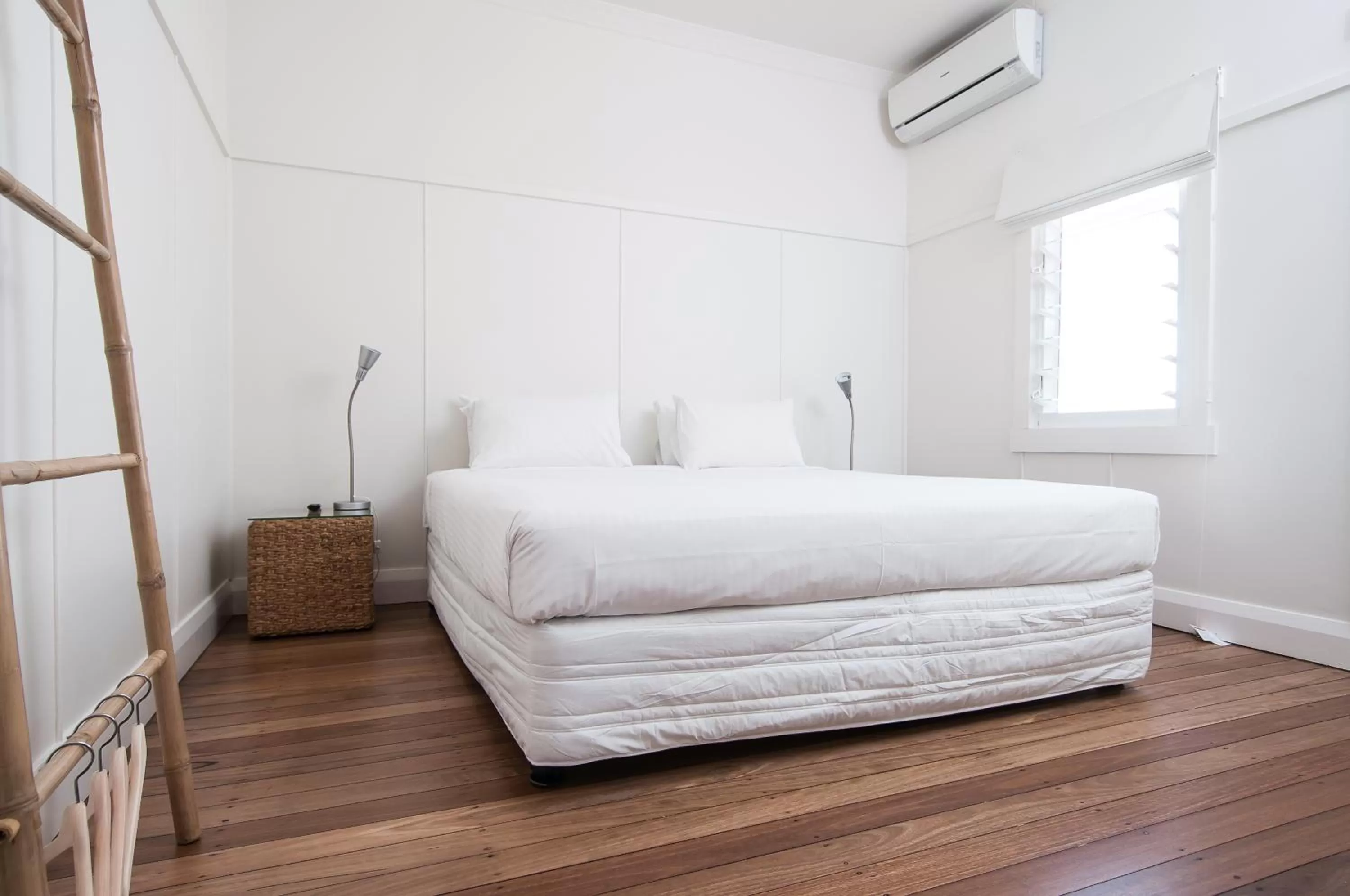 'Palms' King Ensuite in Byron Palms Guesthouse & Spa - Adults Only