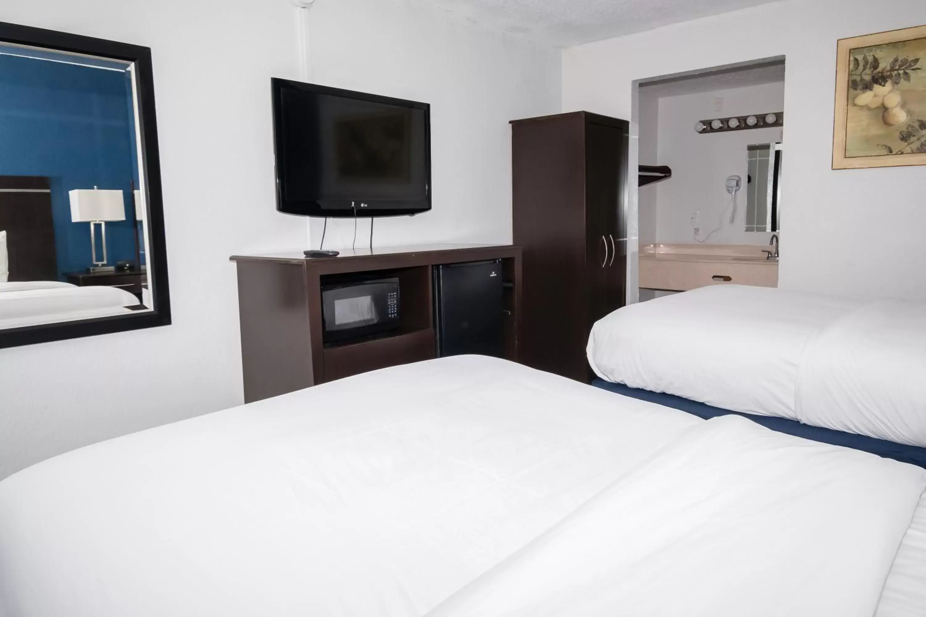 TV and multimedia, Bed in Baymont by Wyndham Altamonte Springs