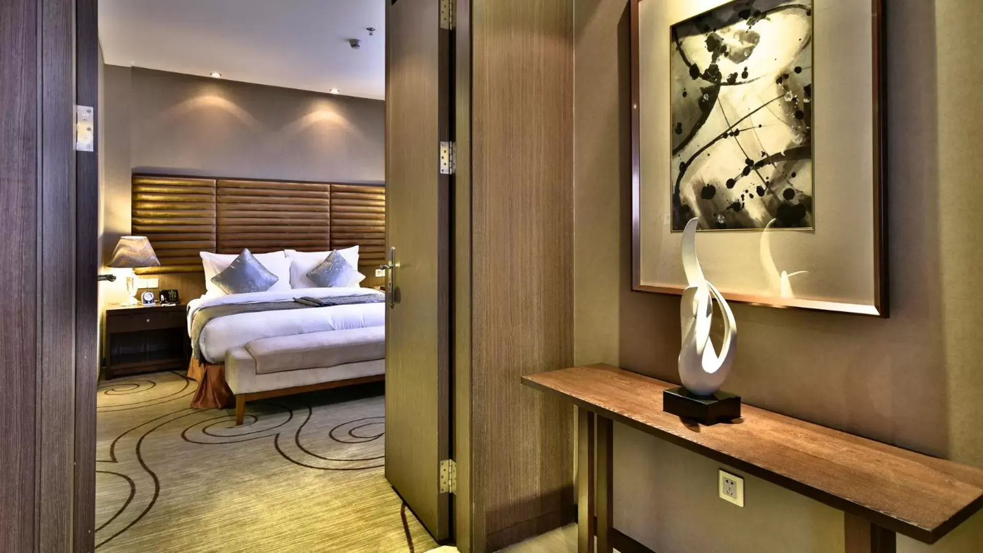 Bedroom, Bed in Fleuve Congo Hotel By Blazon Hotels