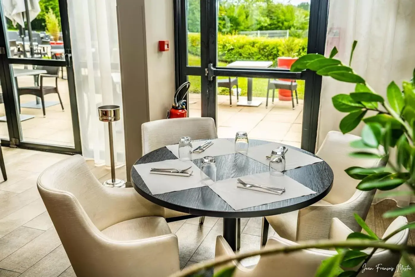 Dining area in Best Western Plus Metz Technopole