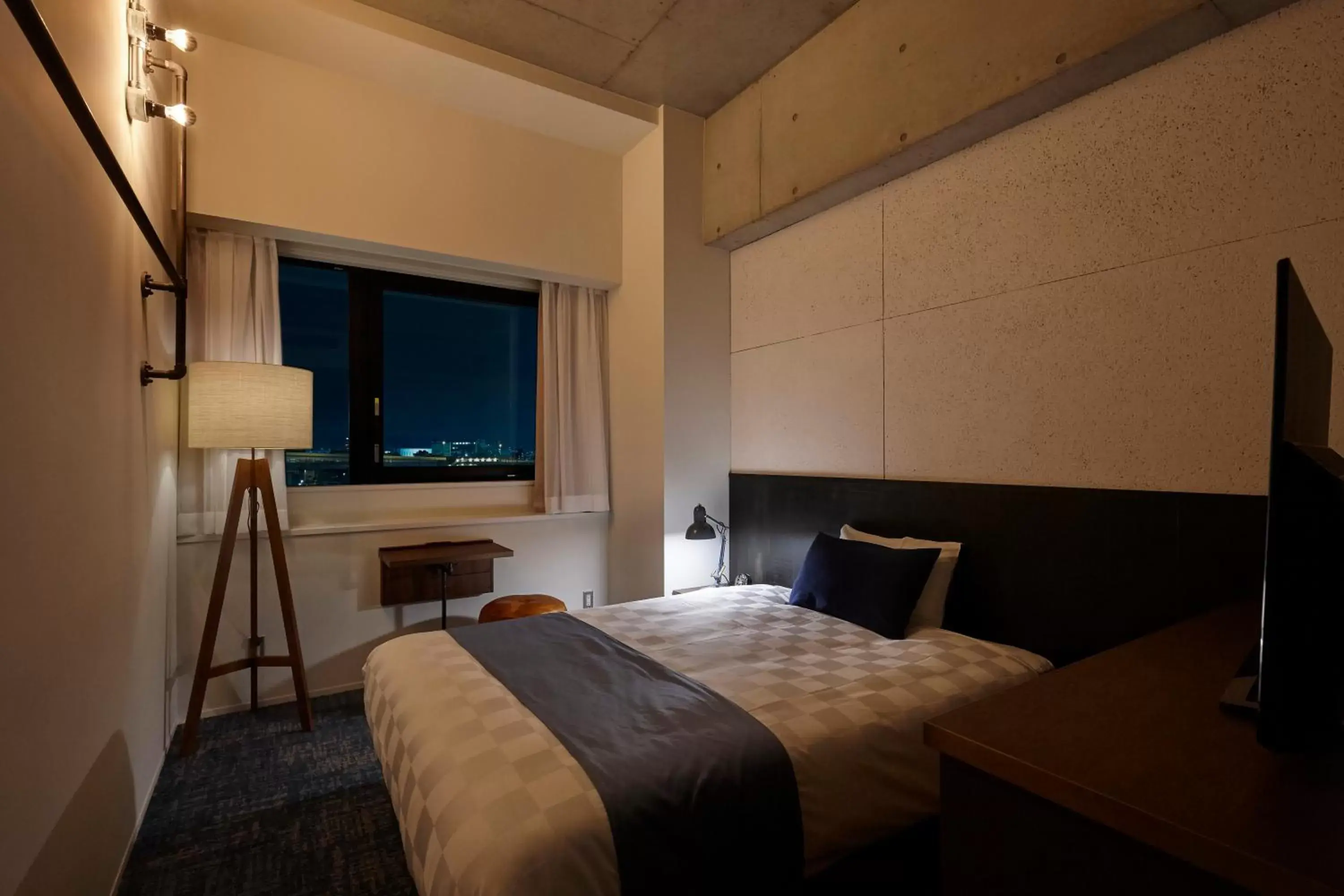 Photo of the whole room, Bed in Kawasaki King Skyfront Tokyu REI Hotel