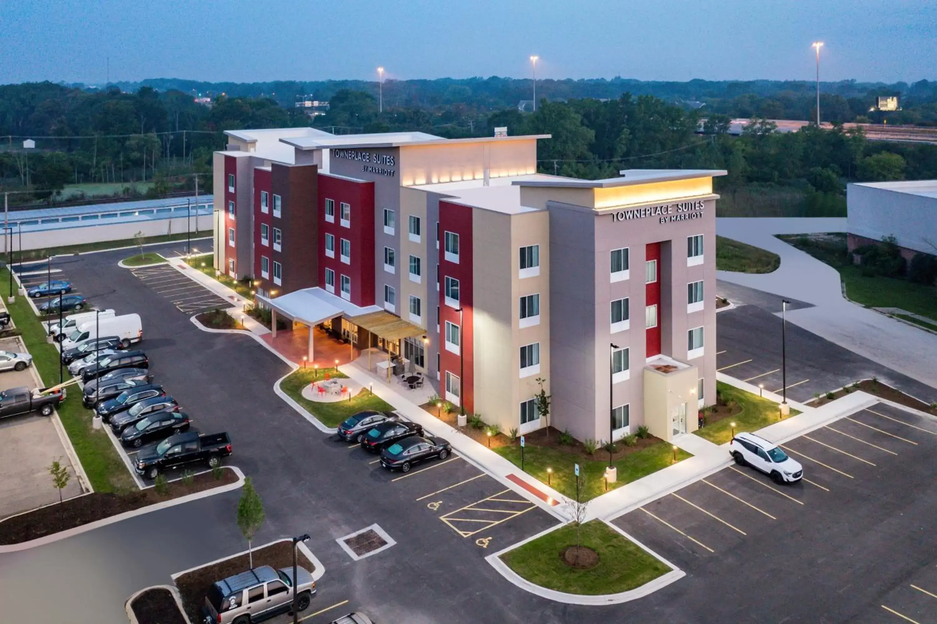 Property building in TownePlace Suites by Marriott Chicago Waukegan Gurnee