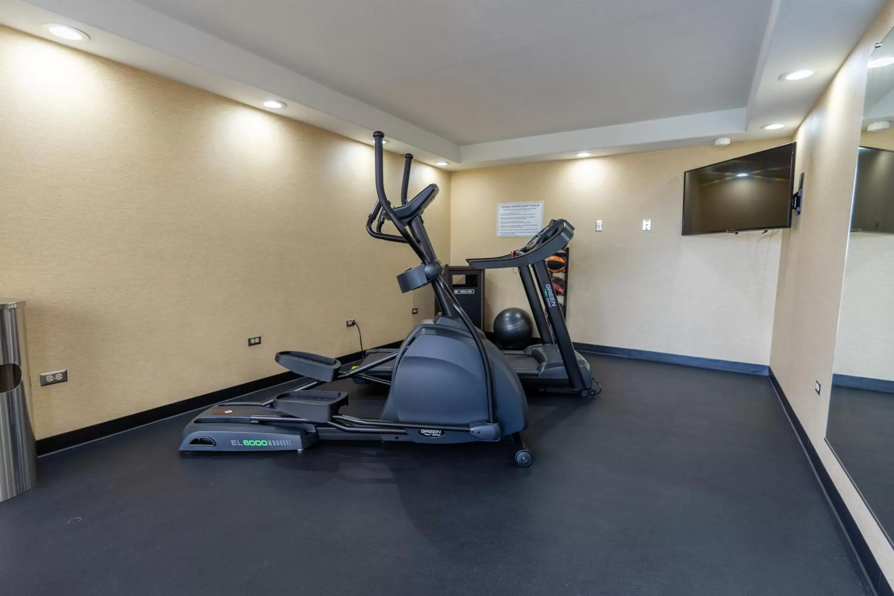 Fitness centre/facilities, Fitness Center/Facilities in Serenity Inn Sweetwater