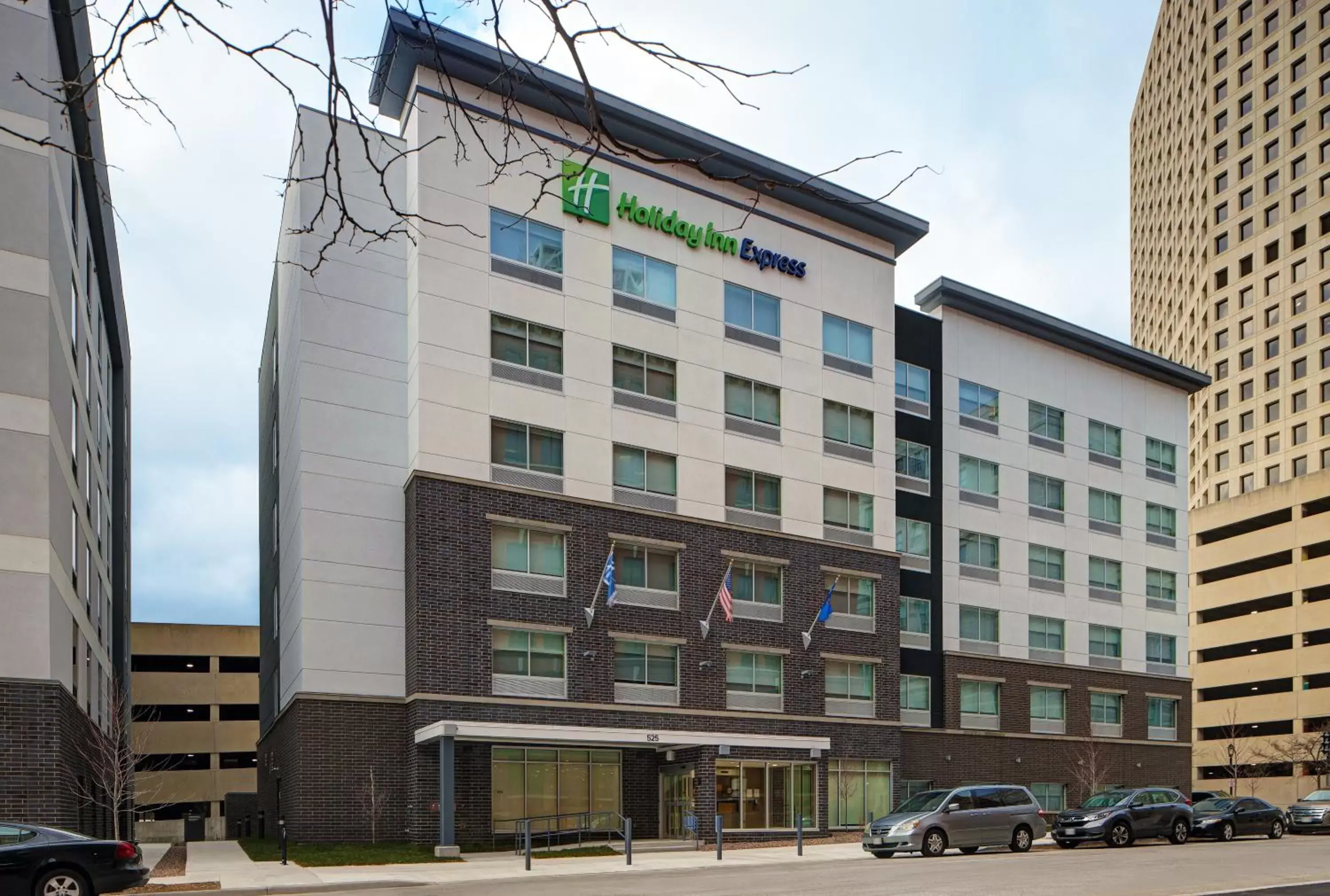 Property building in Holiday Inn Express - Milwaukee Downtown, an IHG Hotel