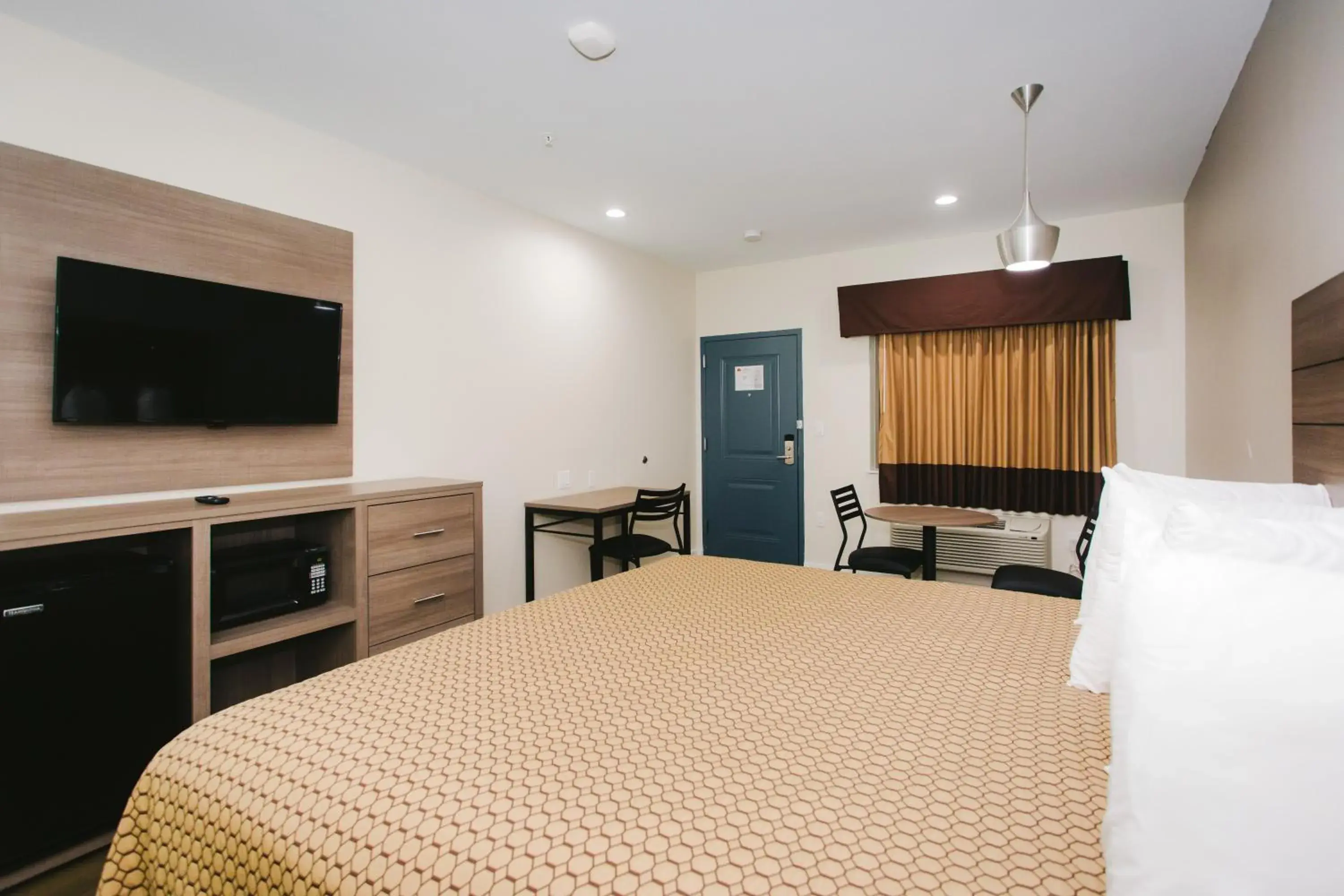 Bed in Palace Inn- Louetta Bed in Palace Inn- Louetta