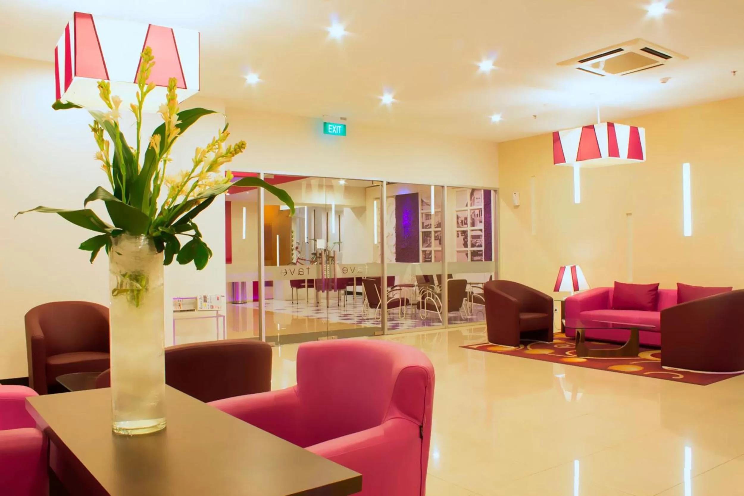 Lobby or reception in favehotel Braga