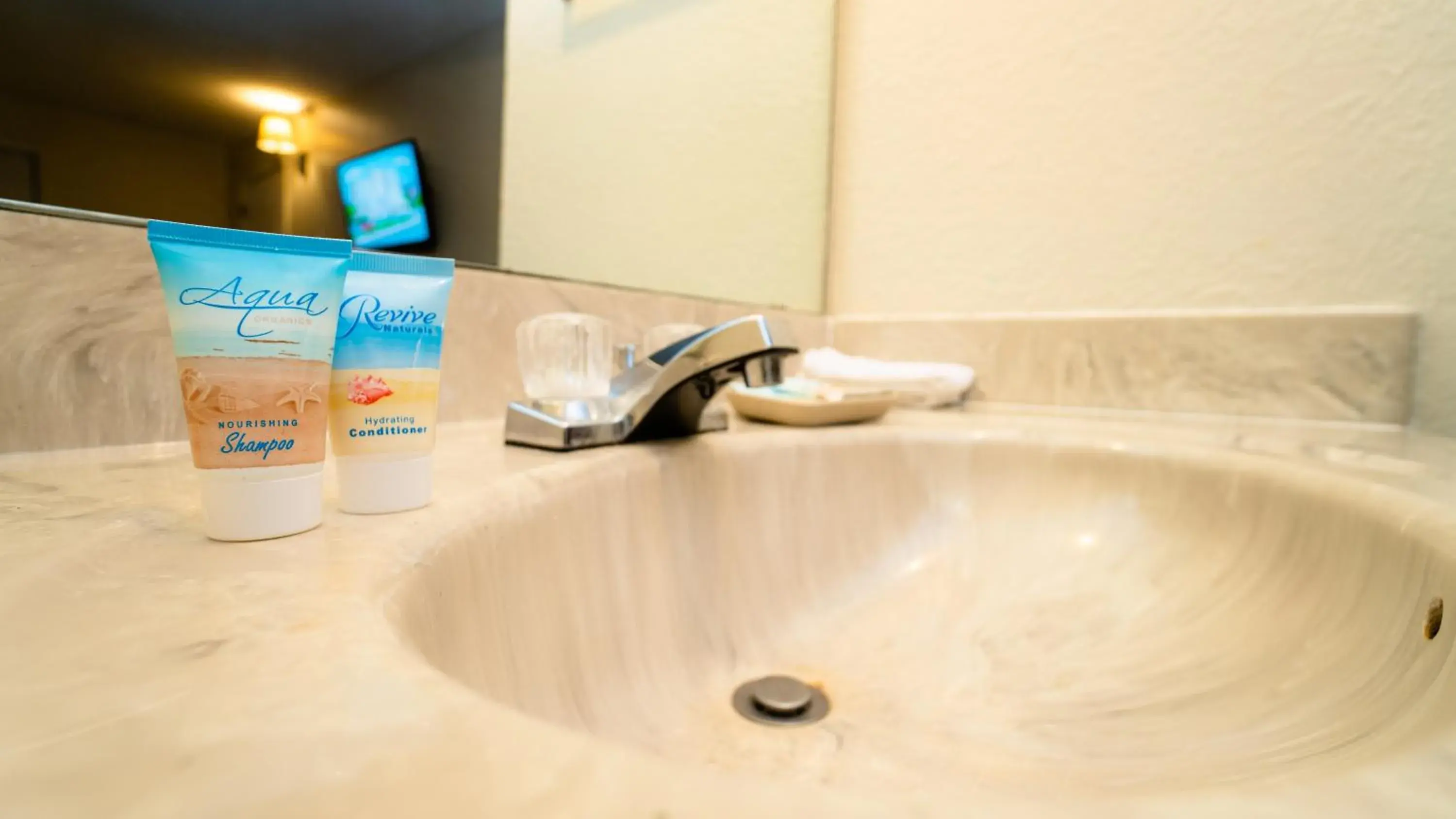 Bathroom in Sevilla Inn Kissimmee- Near Disney