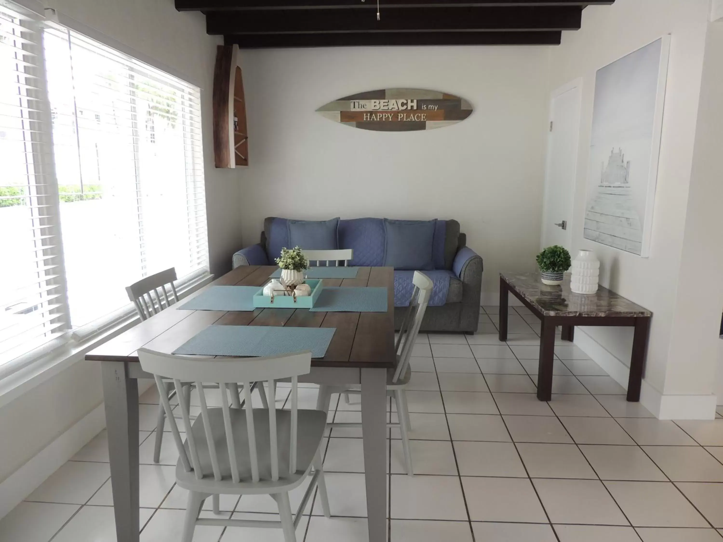 Living room, Dining Area in Sands of Islamorada