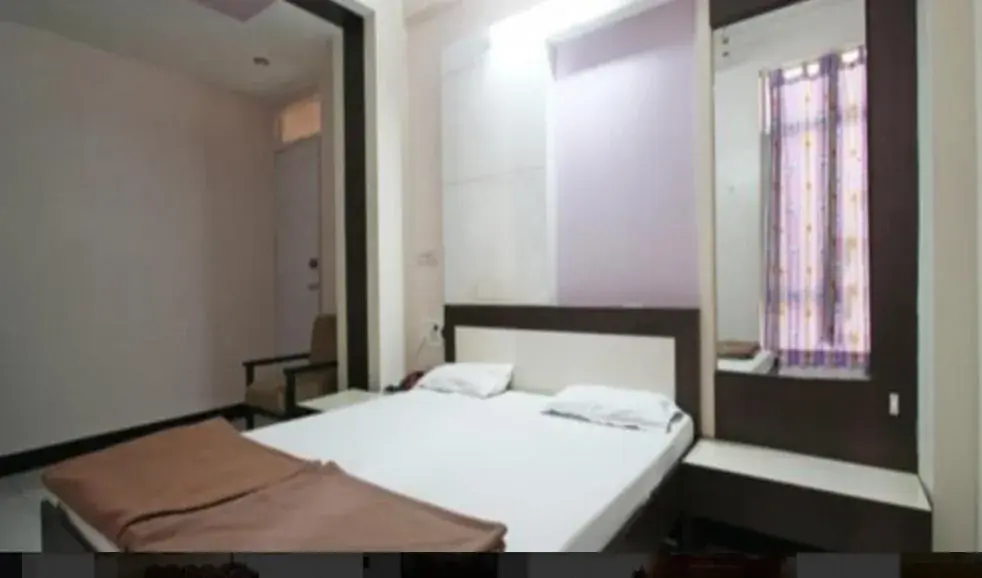 Bed in Hotel Vaishali