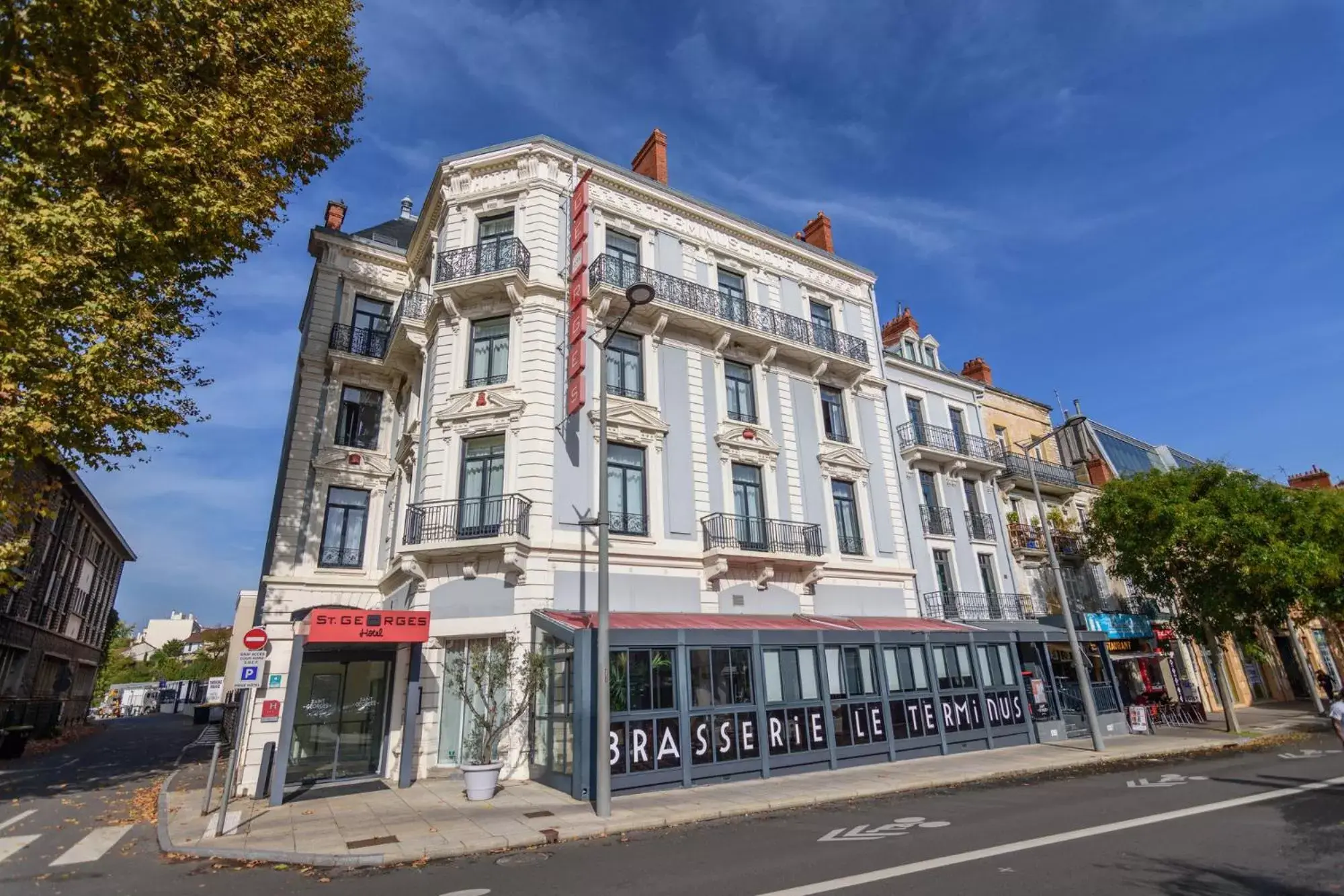 Facade/entrance, Property Building in Saint Georges Hotel & Spa