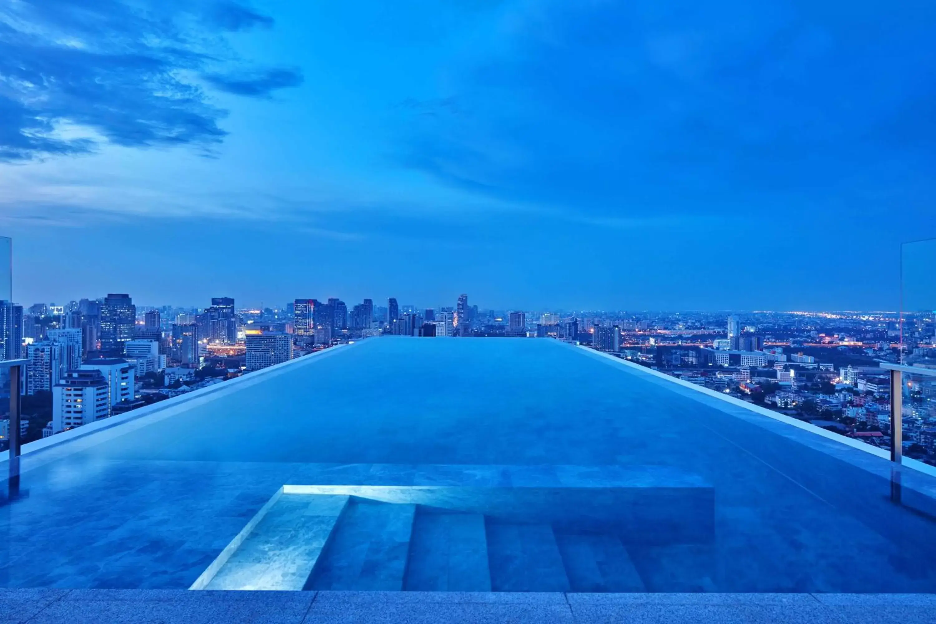 Swimming pool in 137 Pillars Suites Bangkok