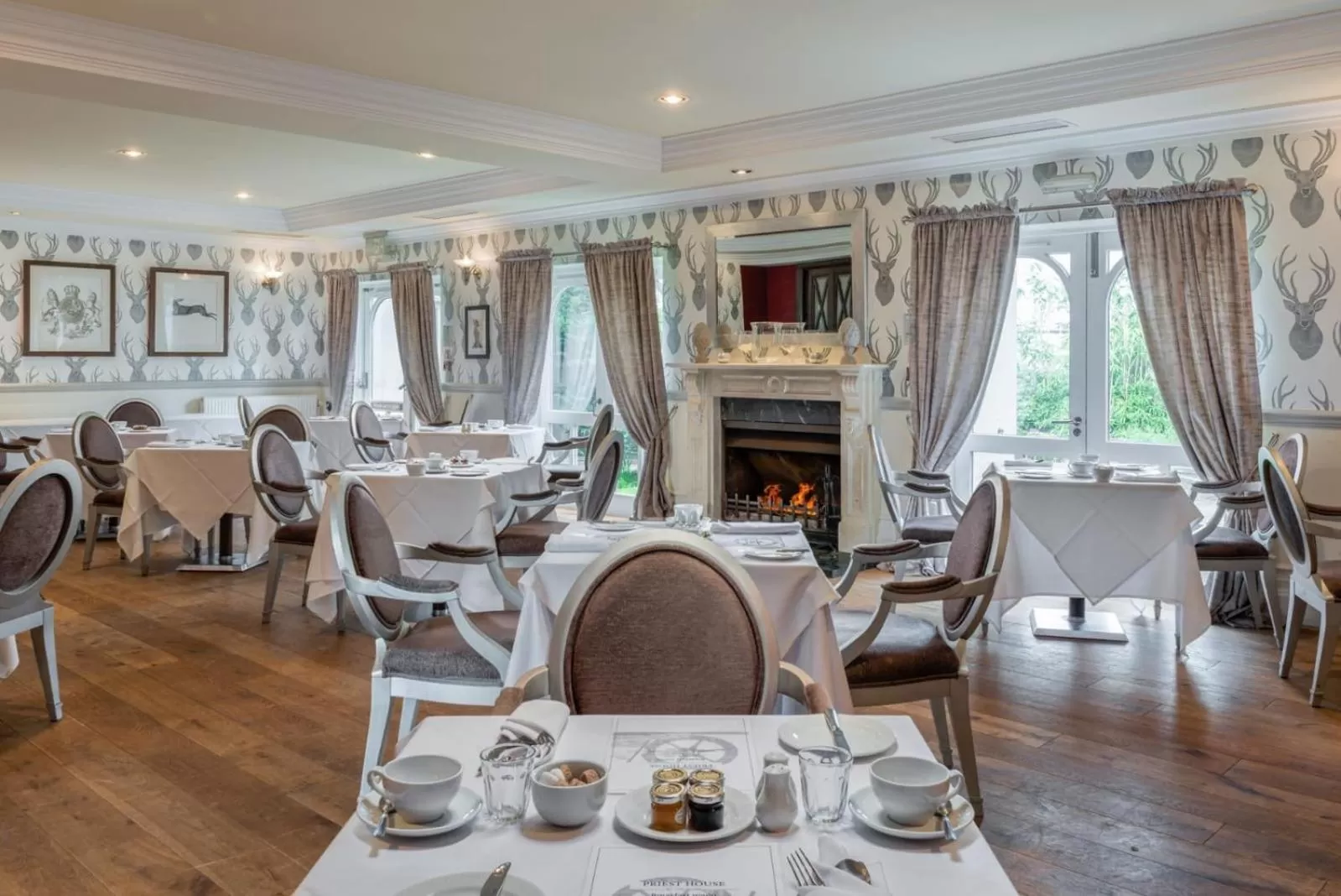 Restaurant/places to eat in The Priest House On The River