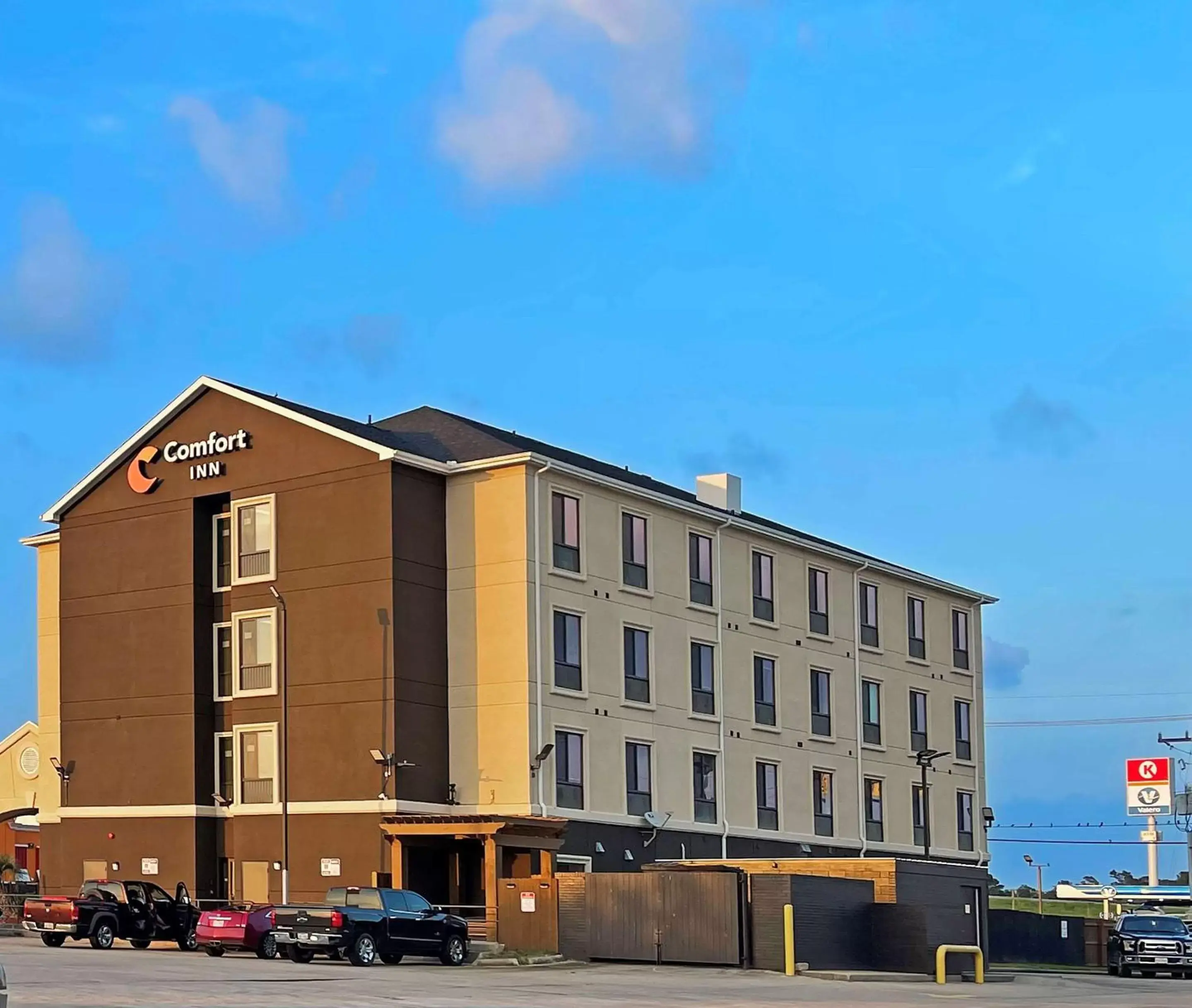 Property Building in Comfort Inn Orange