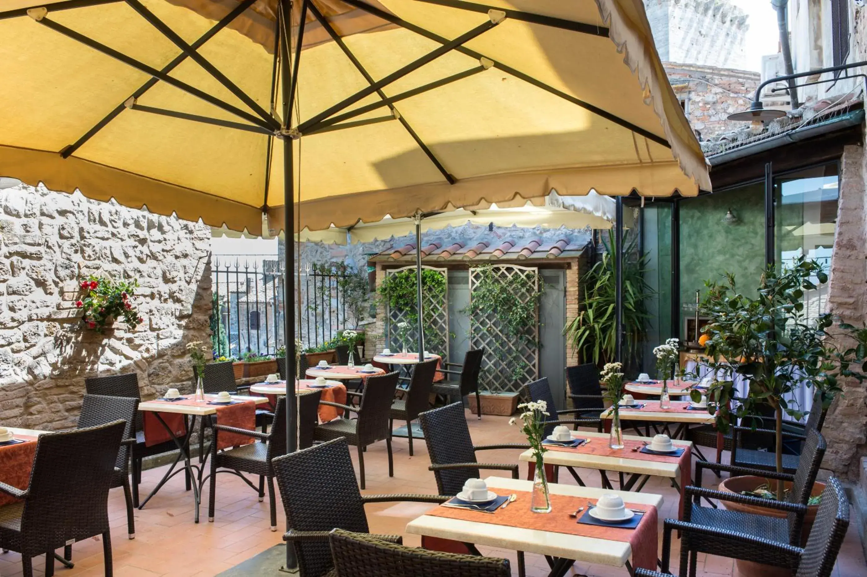 Balcony/Terrace, Restaurant/Places to Eat in Leon Bianco