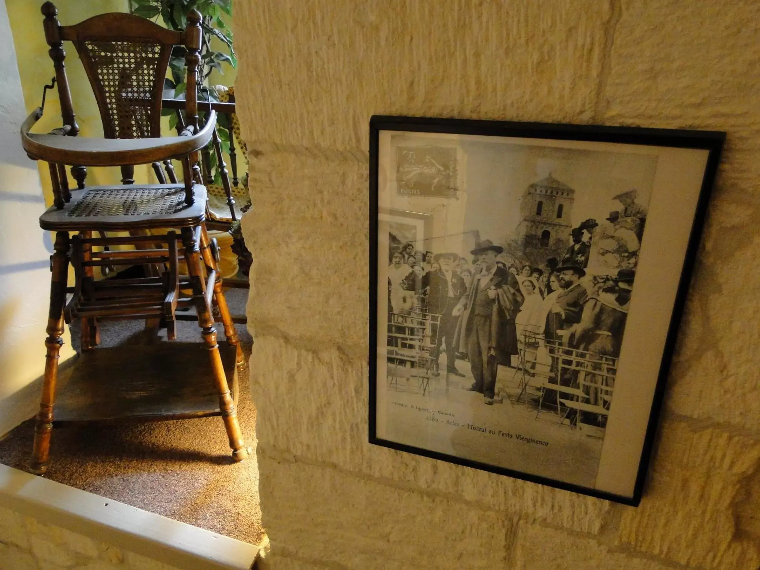 Decorative detail in Hôtel La Muette