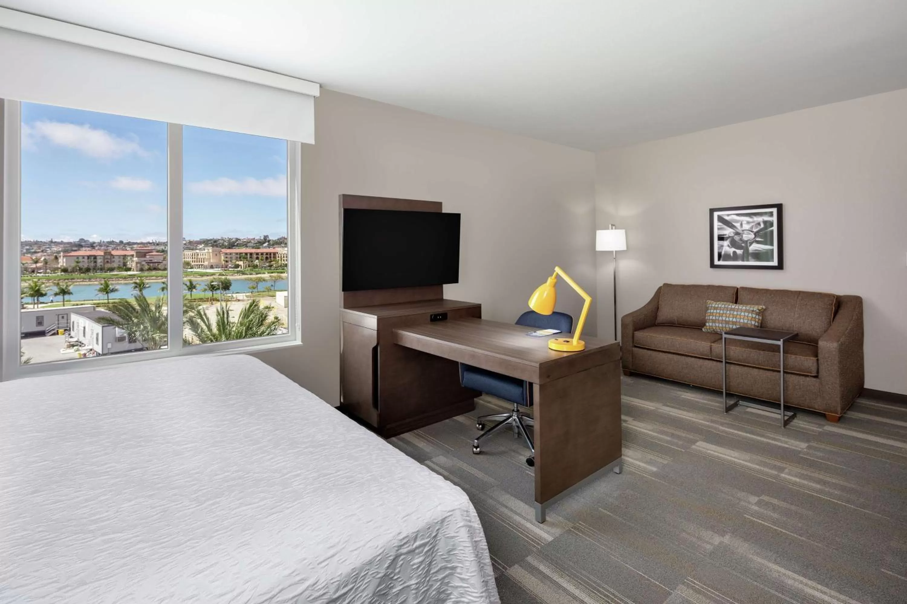 Bedroom, Bed in Hampton Inn & Suites San Diego Airport Liberty Station