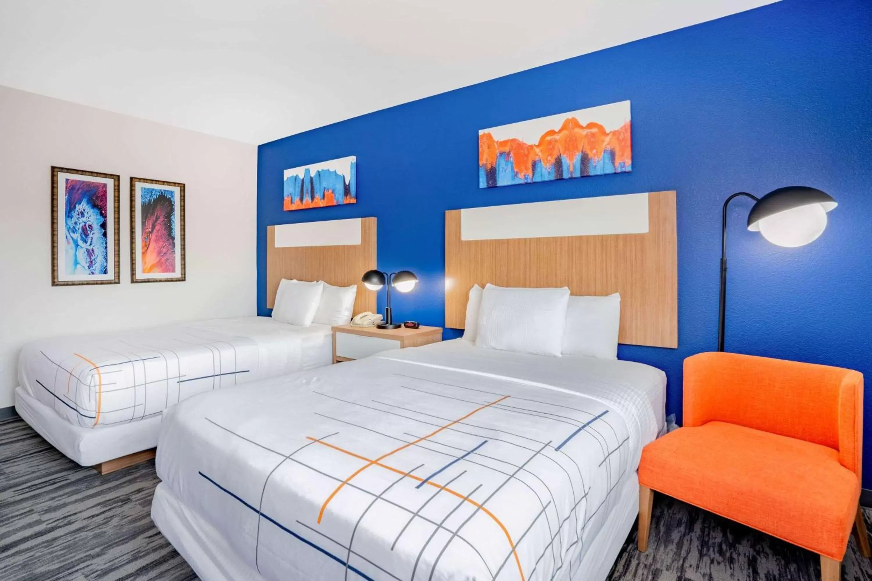 Photo of the whole room, Bed in La Quinta Inn & Suites Katy-Mills by Wyndham Katy