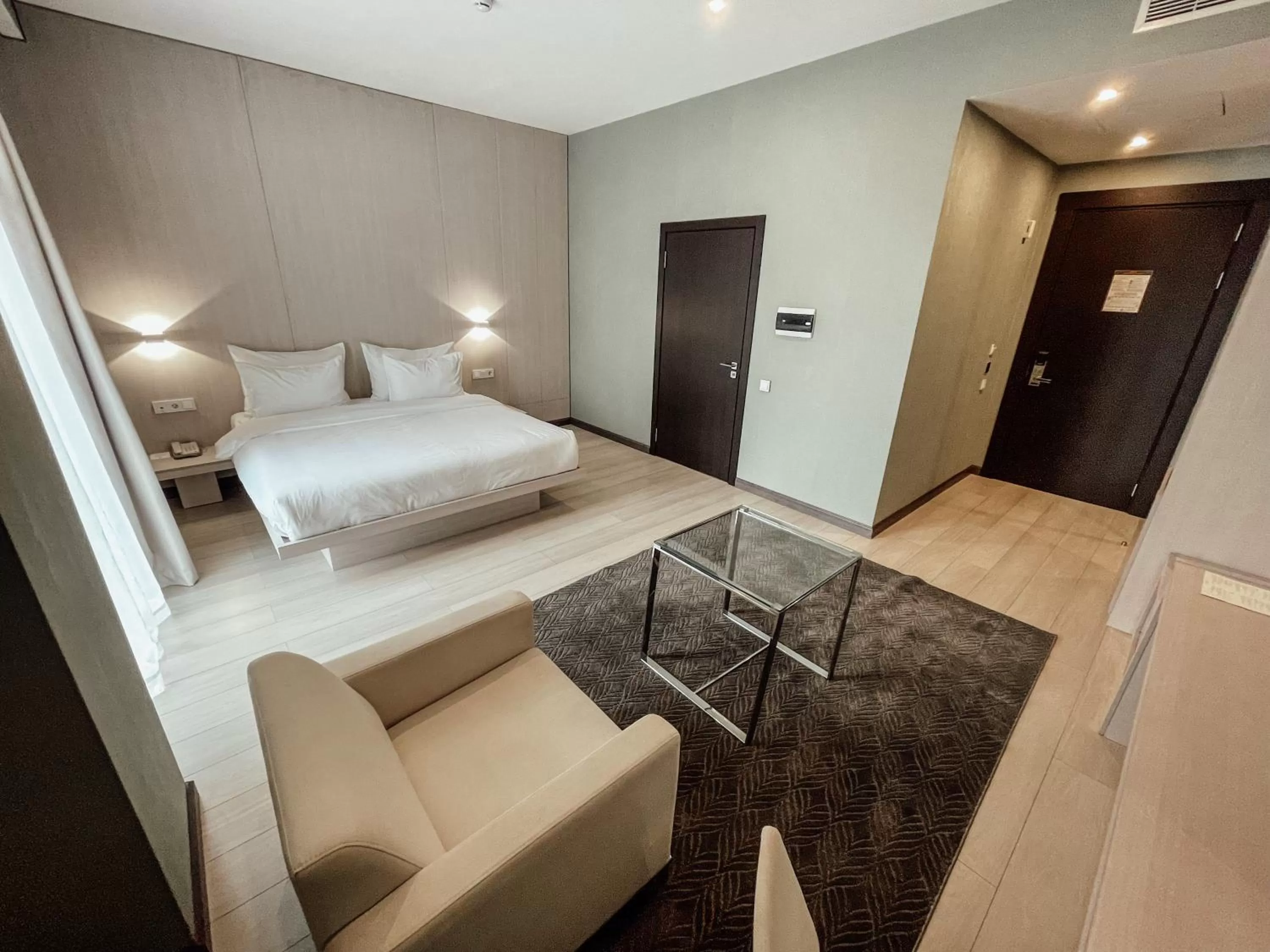 Photo of the whole room, Bed in Resident City Hotel