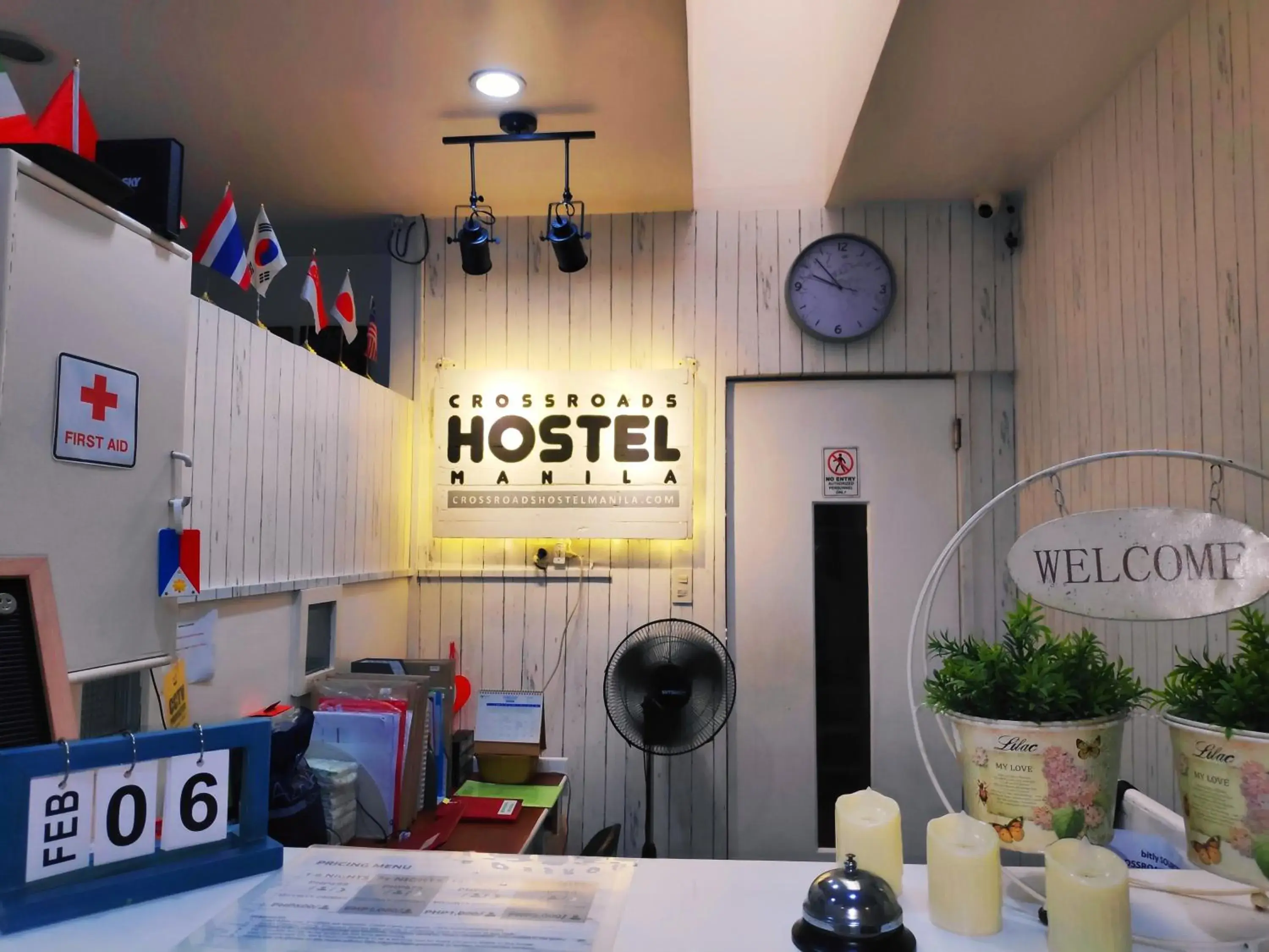 Lobby or reception in CROSSROADS HOSTEL MANILA