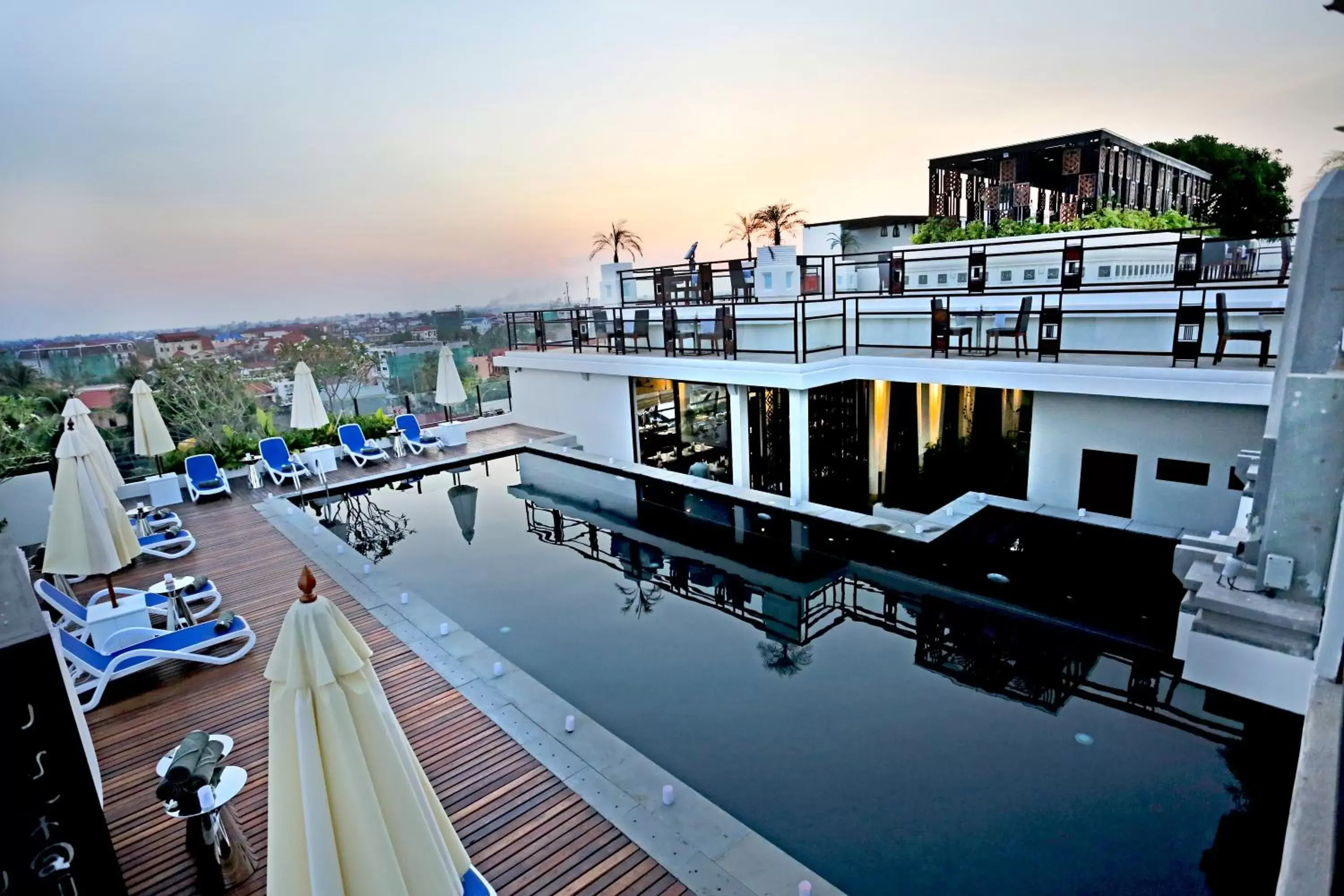 Swimming pool in HARI Residence & Spa